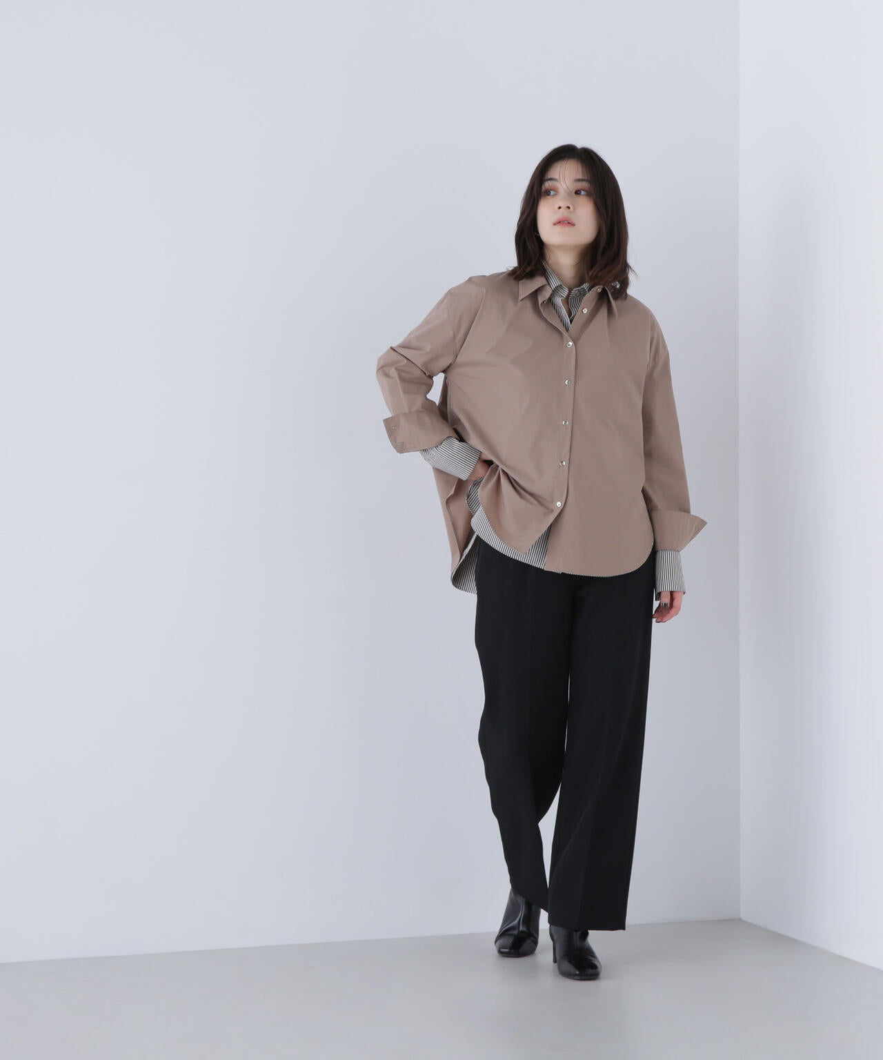 スリムストレートパンツ