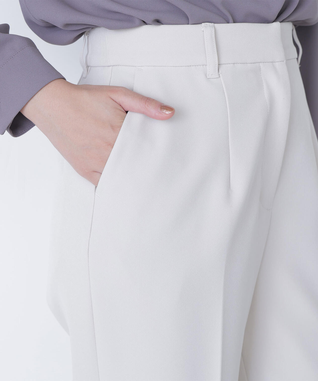 スリムストレートパンツ