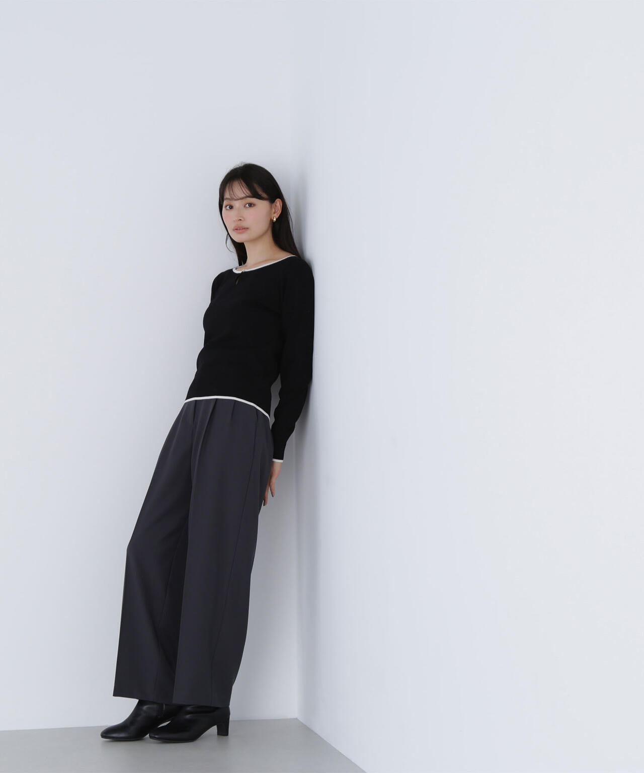 フェイクレザーベルテッドワイドパンツ