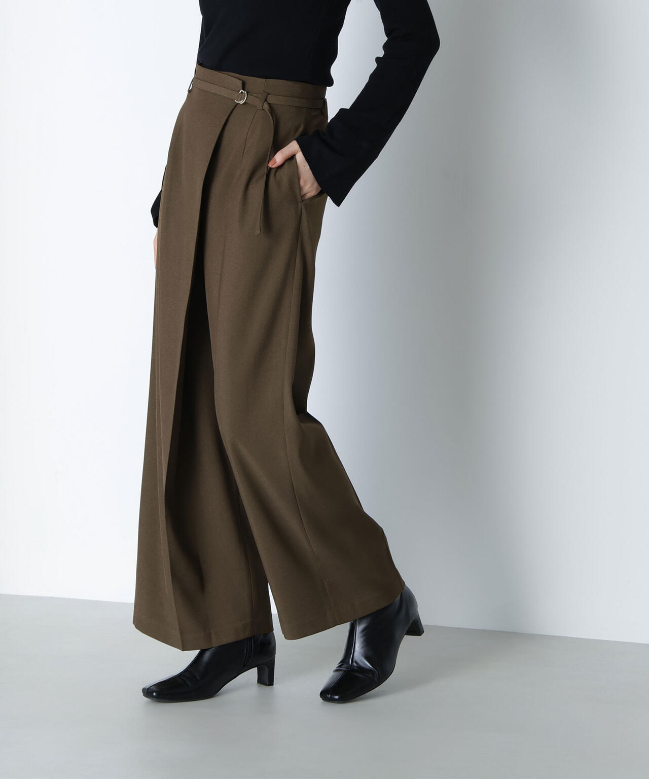 ハイウエストラップワイドパンツ