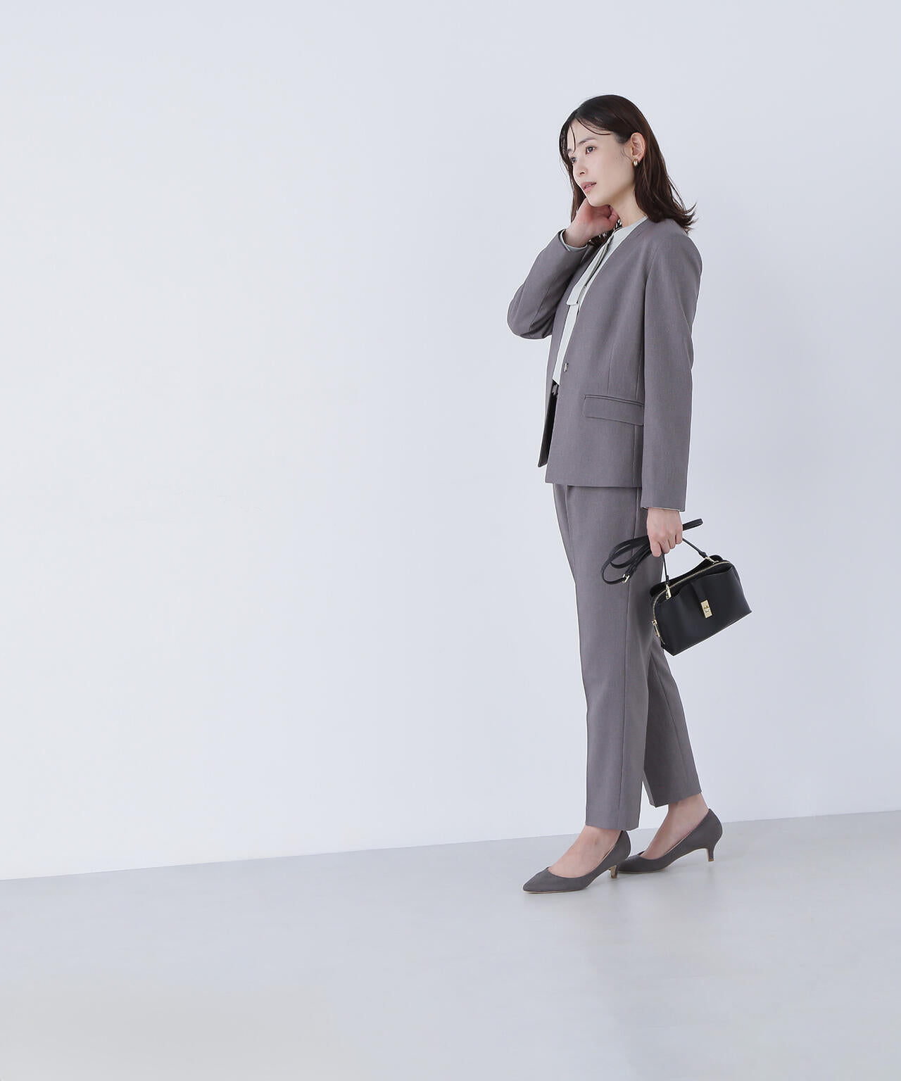 ウーステッドライクツイル SETUP テーパードパンツ