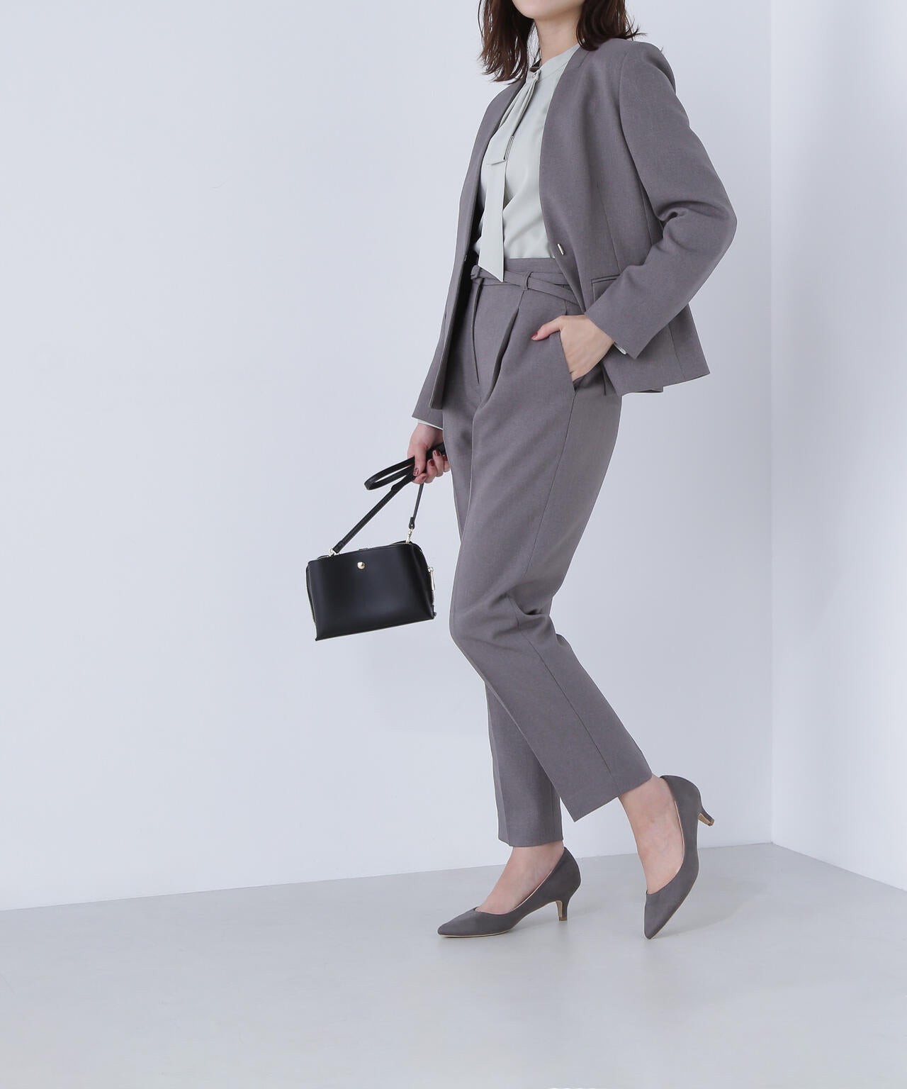 ウーステッドライクツイル SETUP テーパードパンツ