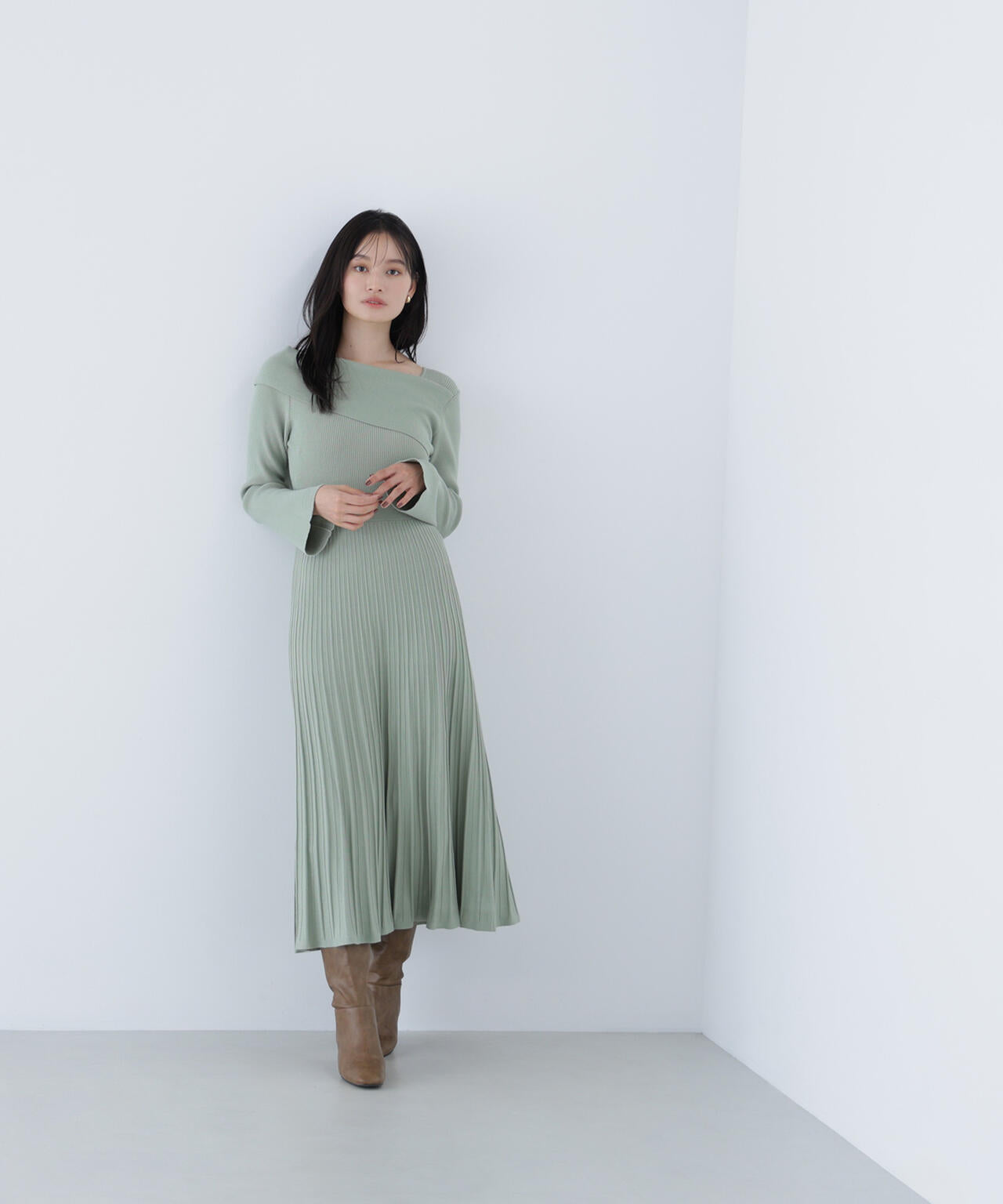 アシメネックニットワンピース