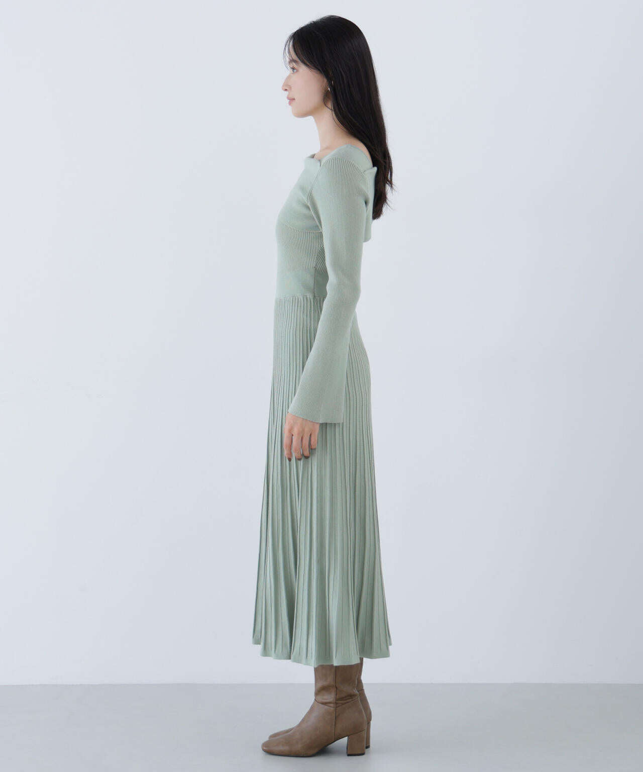 アシメネックニットワンピース