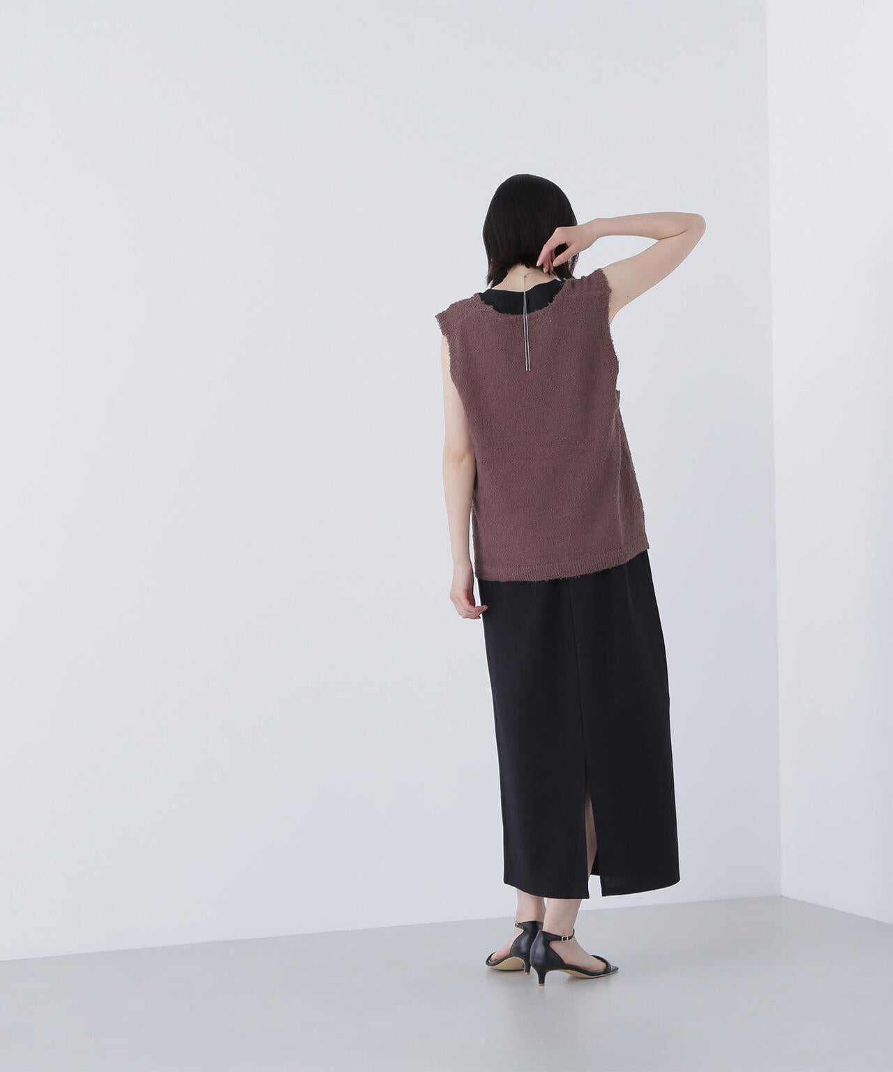 Vネックニットベスト&ナローワンピース