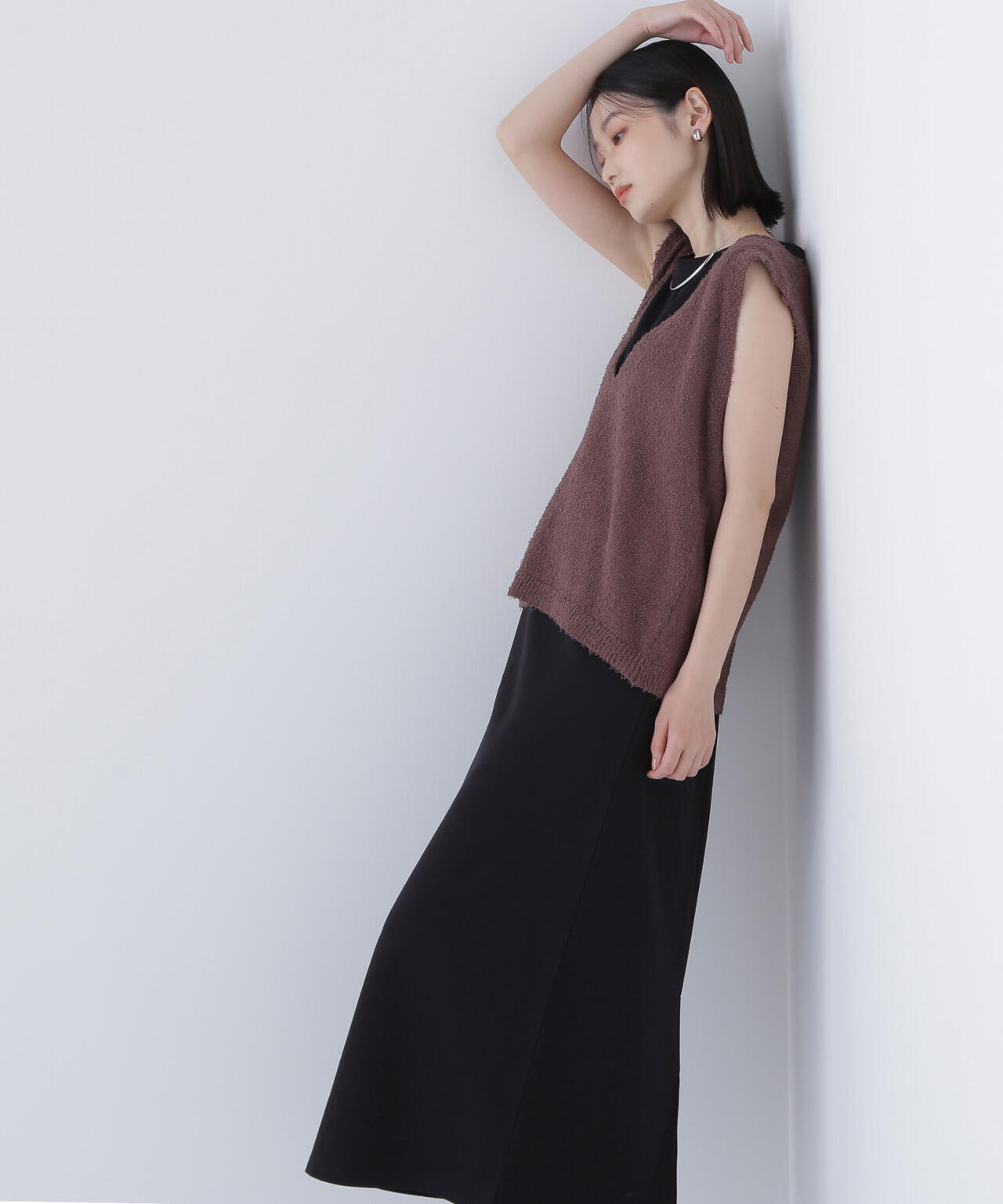Vネックニットベスト&ナローワンピース