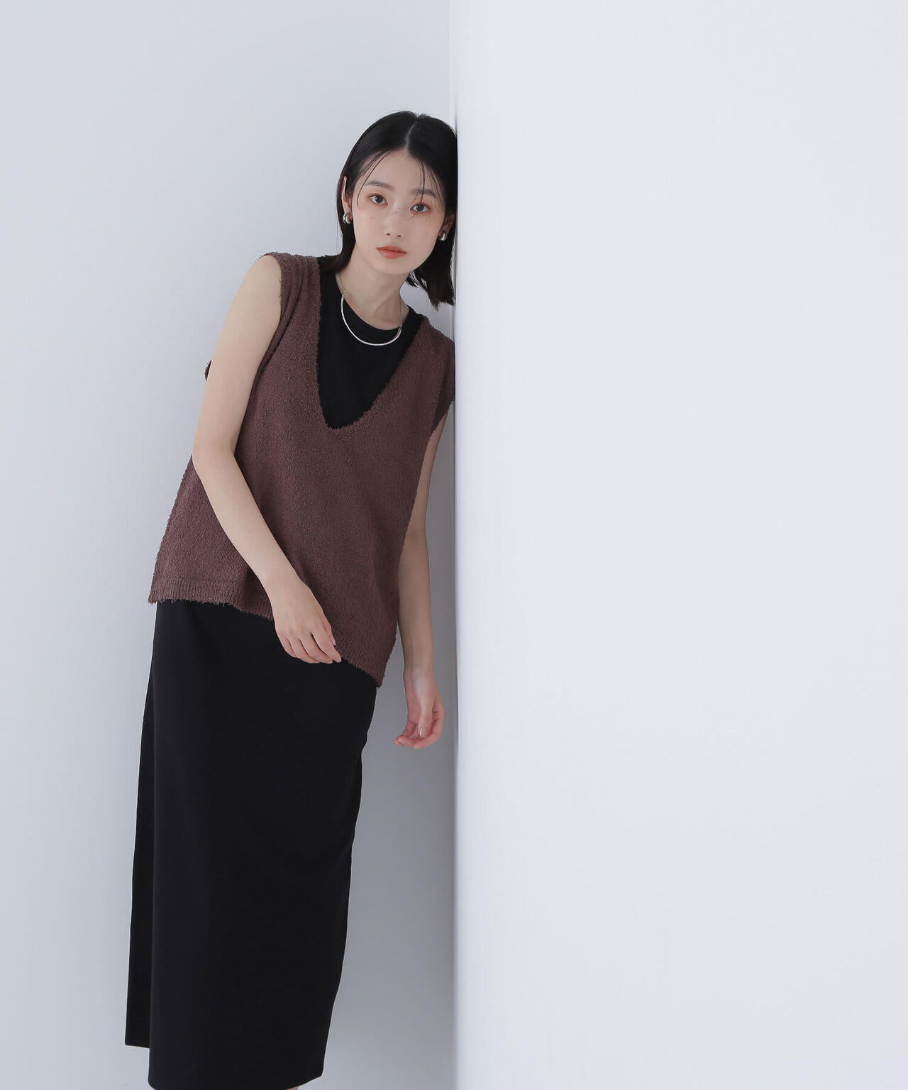 Vネックニットベスト&ナローワンピース