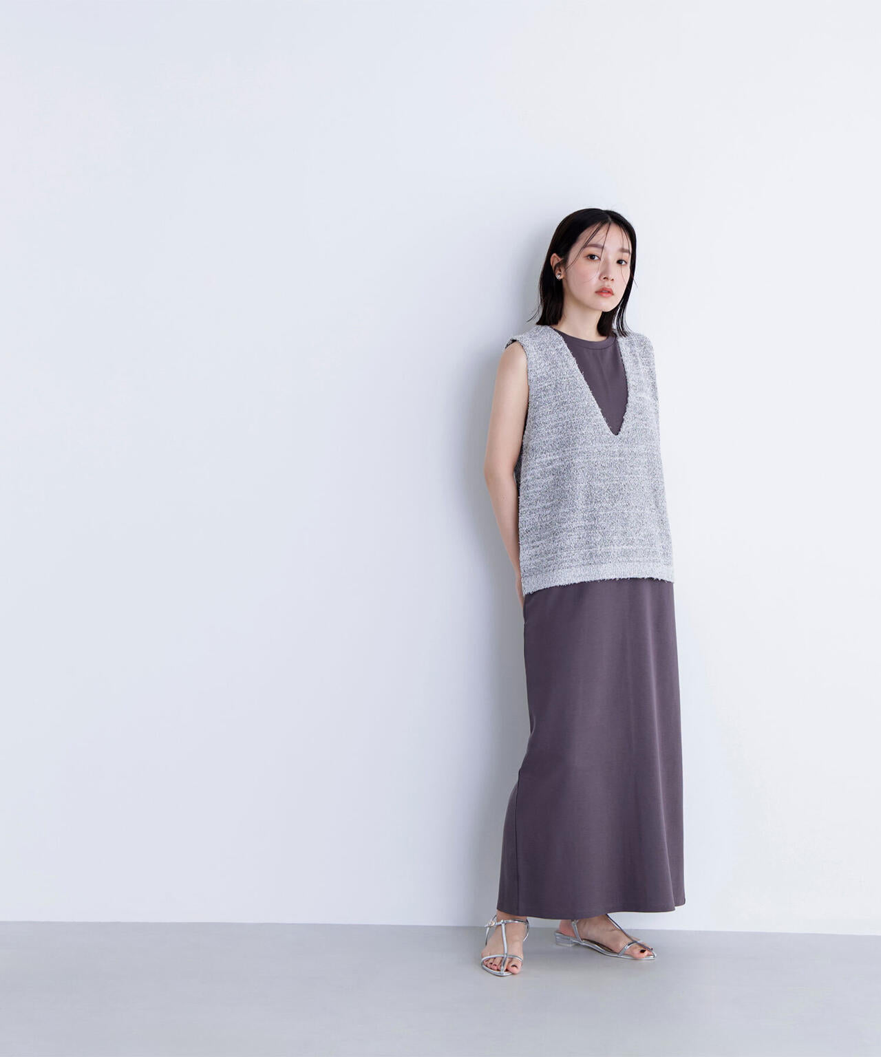 Vネックニットベスト&ナローワンピース