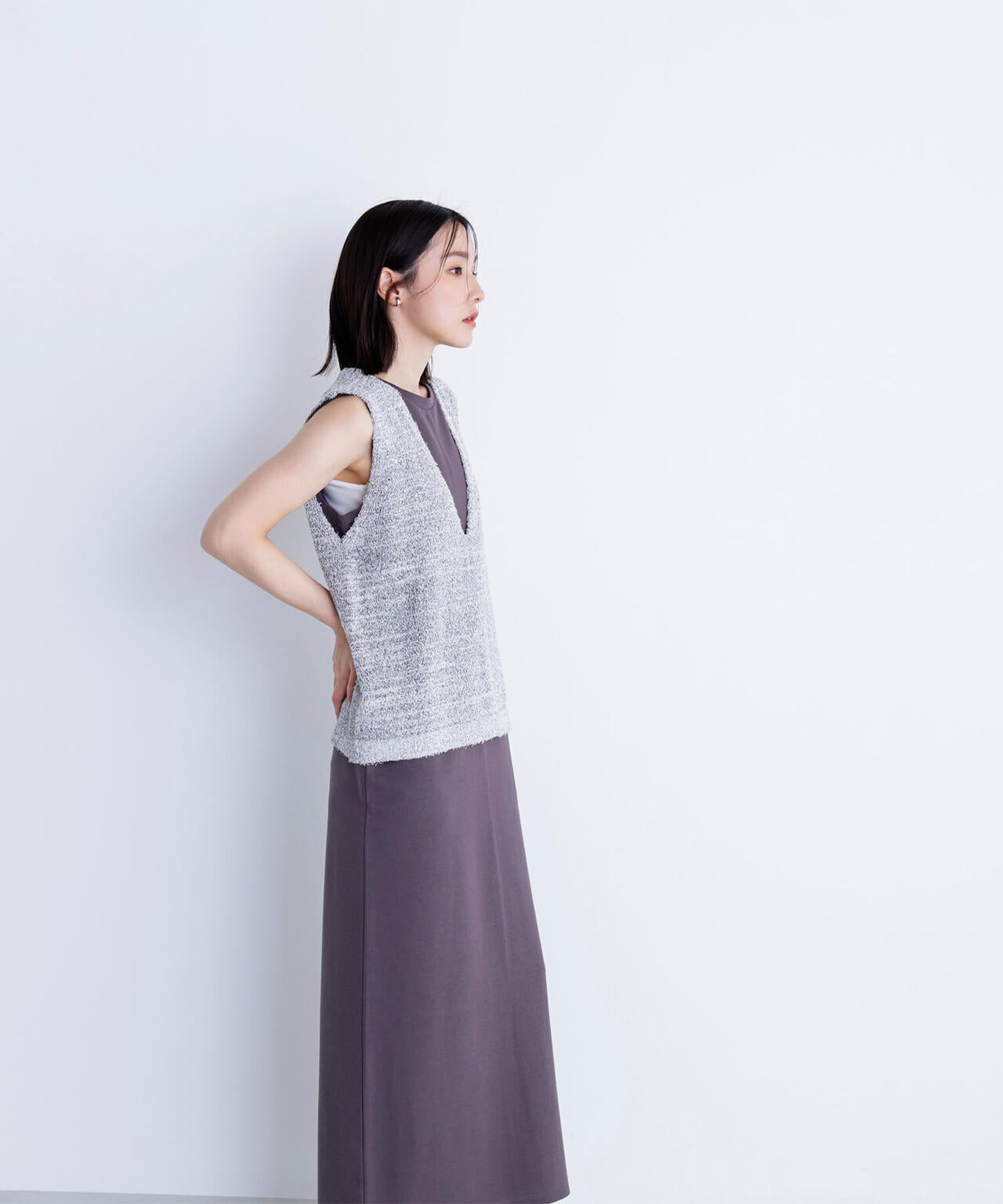 Vネックニットベスト&ナローワンピース