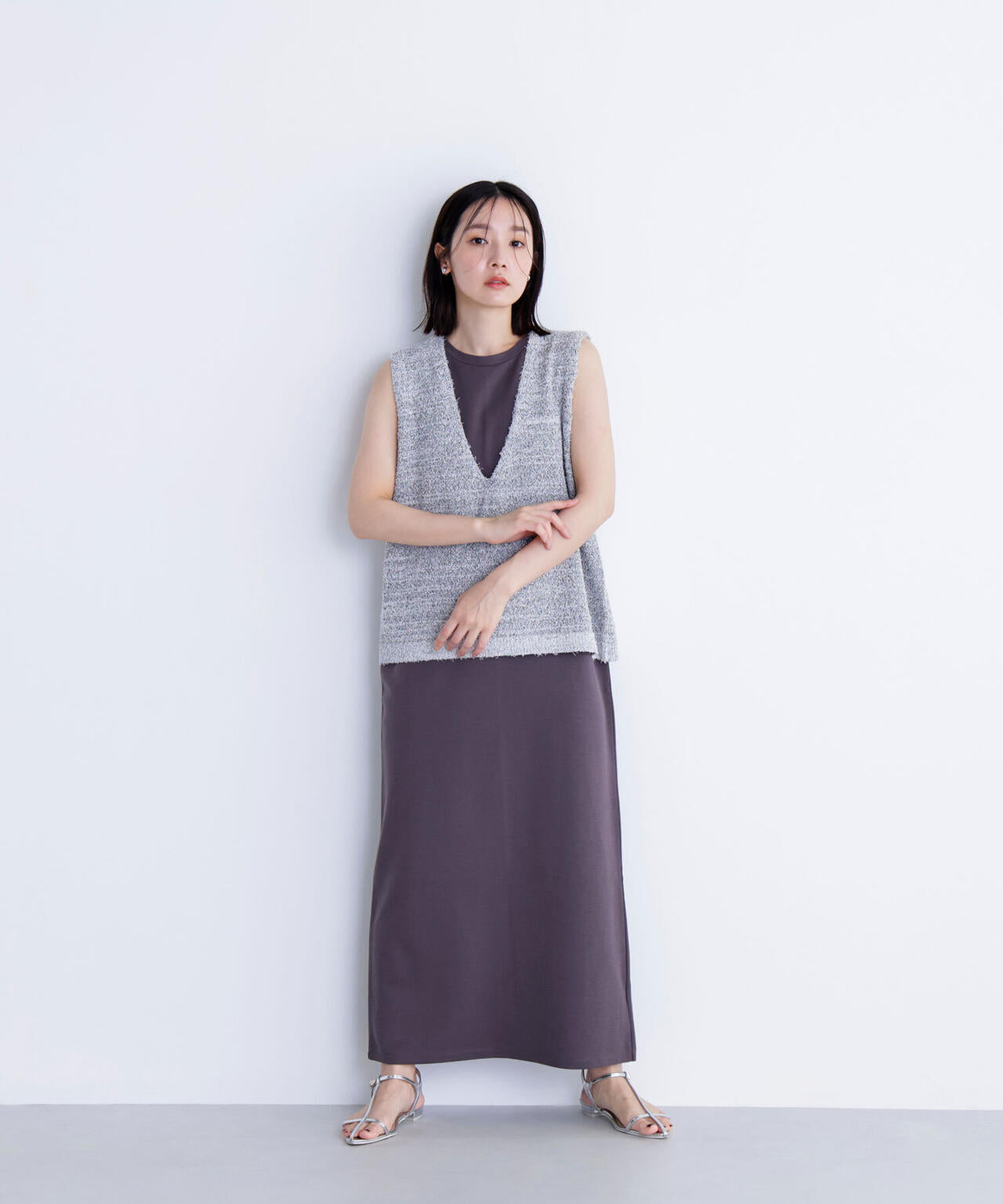 Vネックニットベスト&ナローワンピース