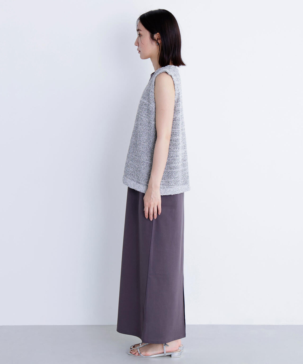 Vネックニットベスト&ナローワンピース
