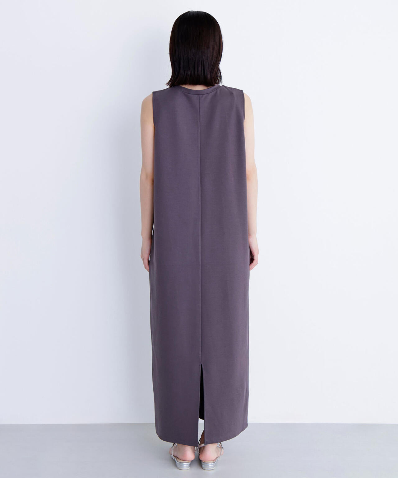 Vネックニットベスト&ナローワンピース