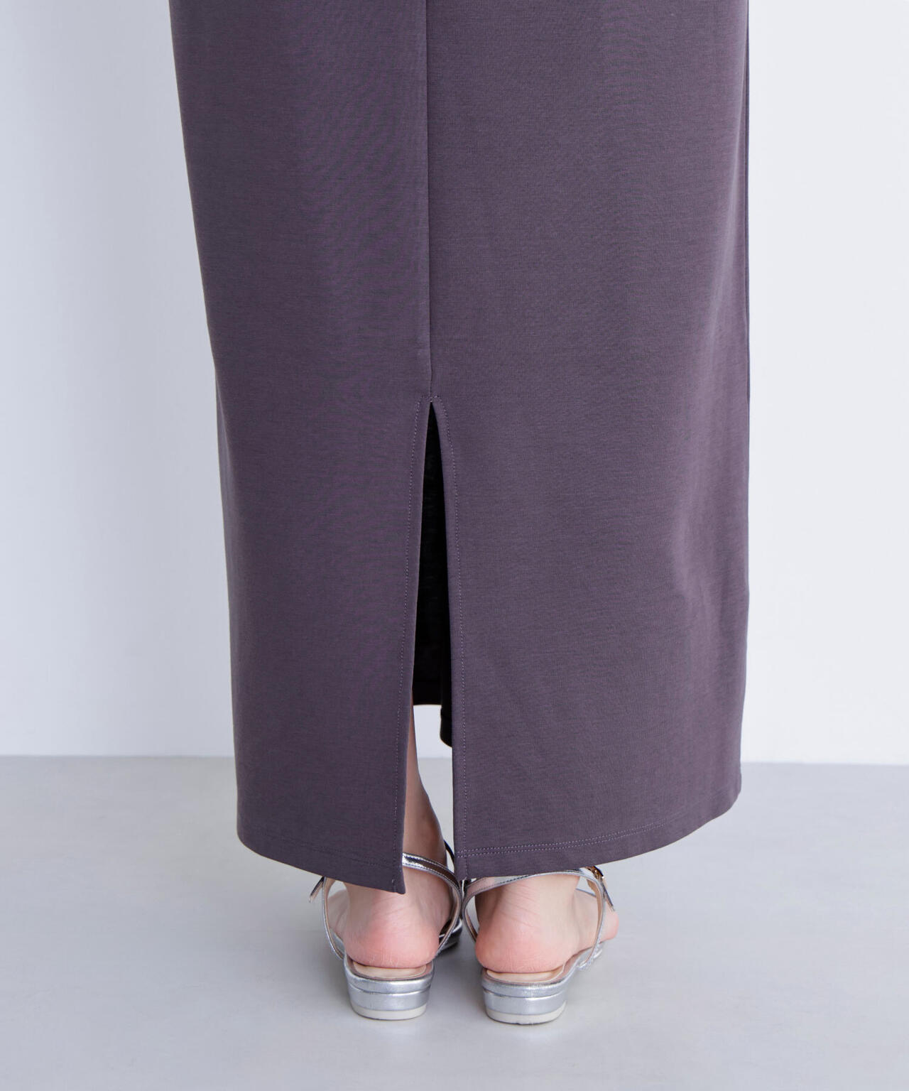 Vネックニットベスト&ナローワンピース