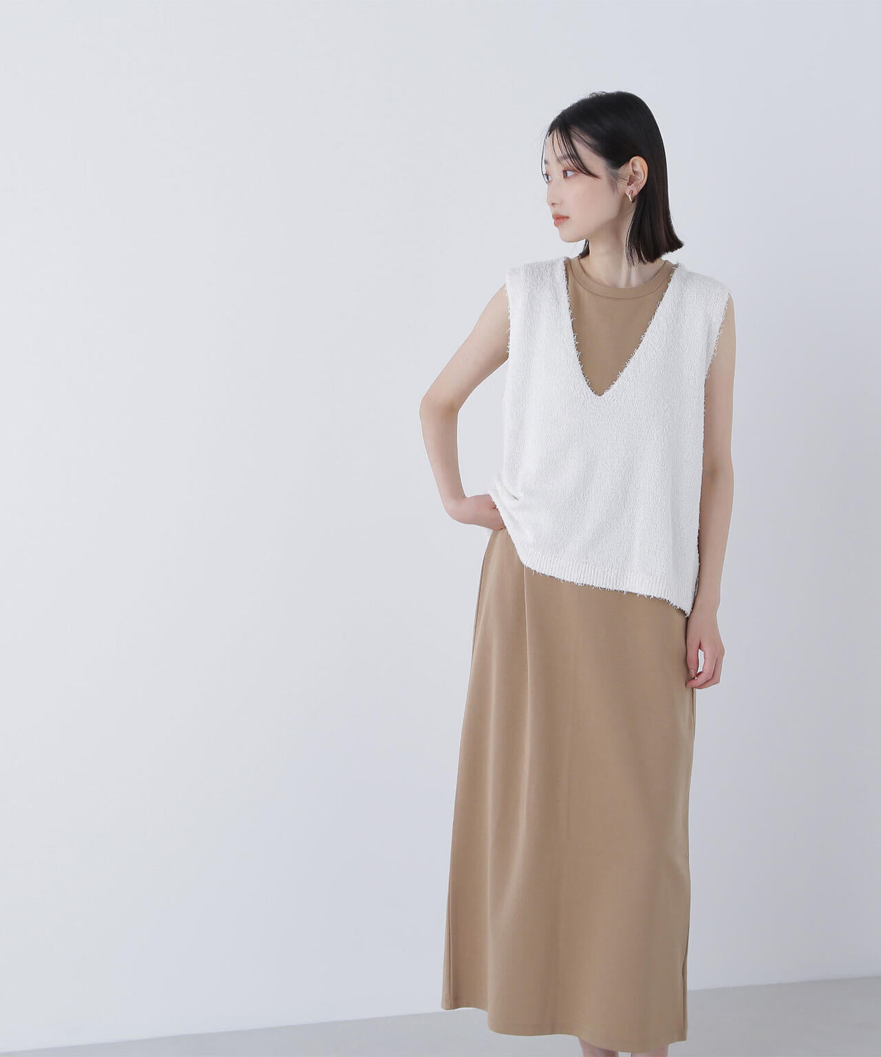 Vネックニットベスト&ナローワンピース