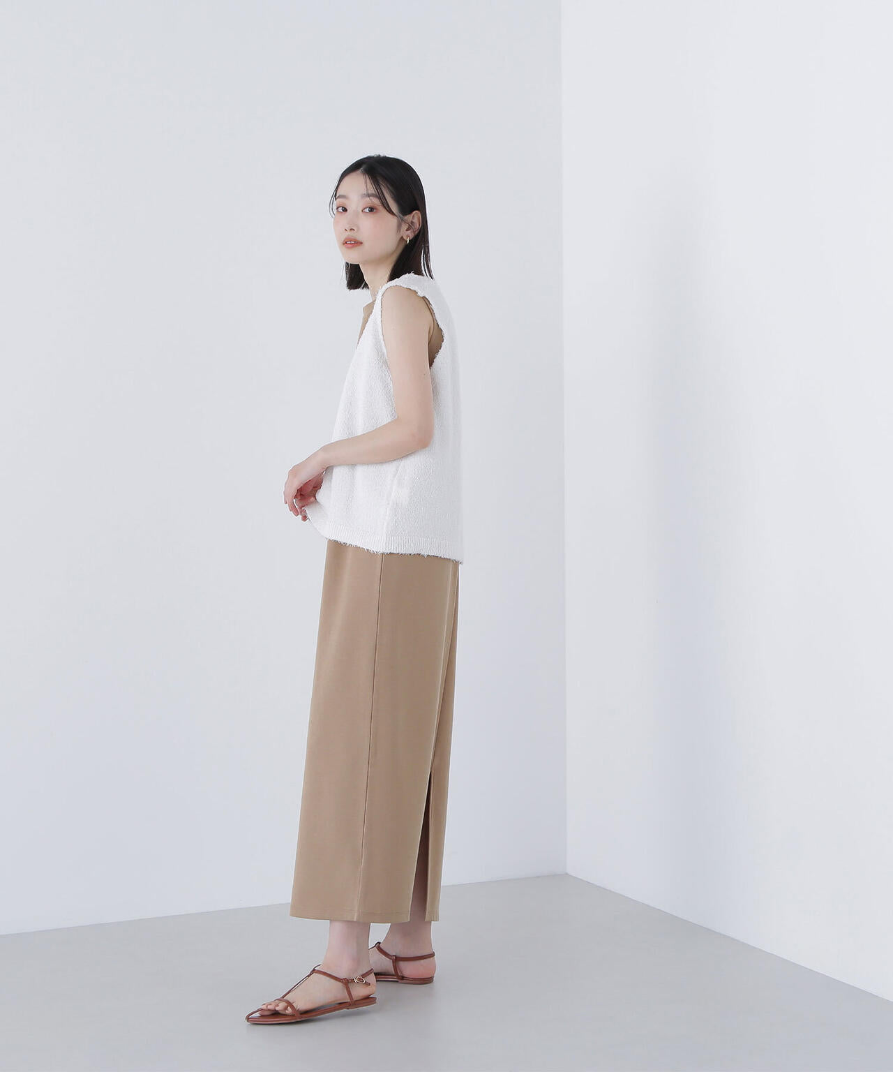 Vネックニットベスト&ナローワンピース