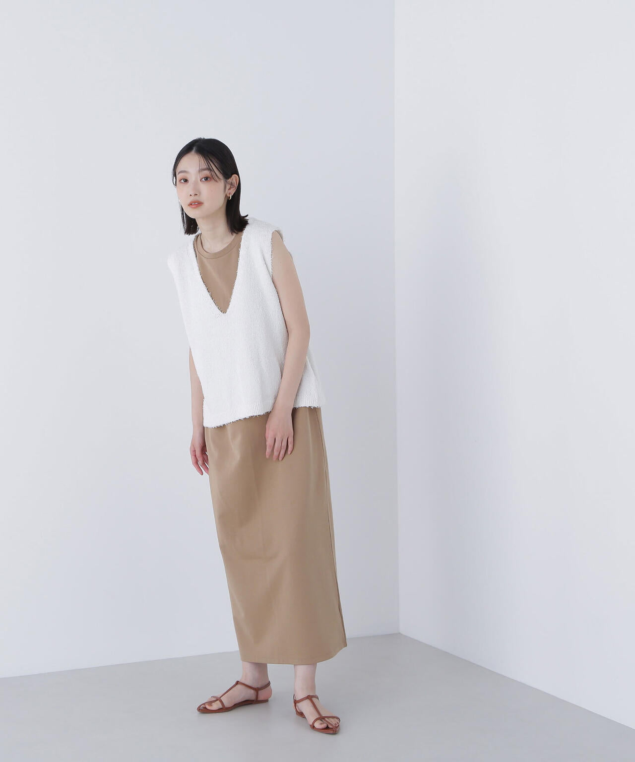Vネックニットベスト&ナローワンピース