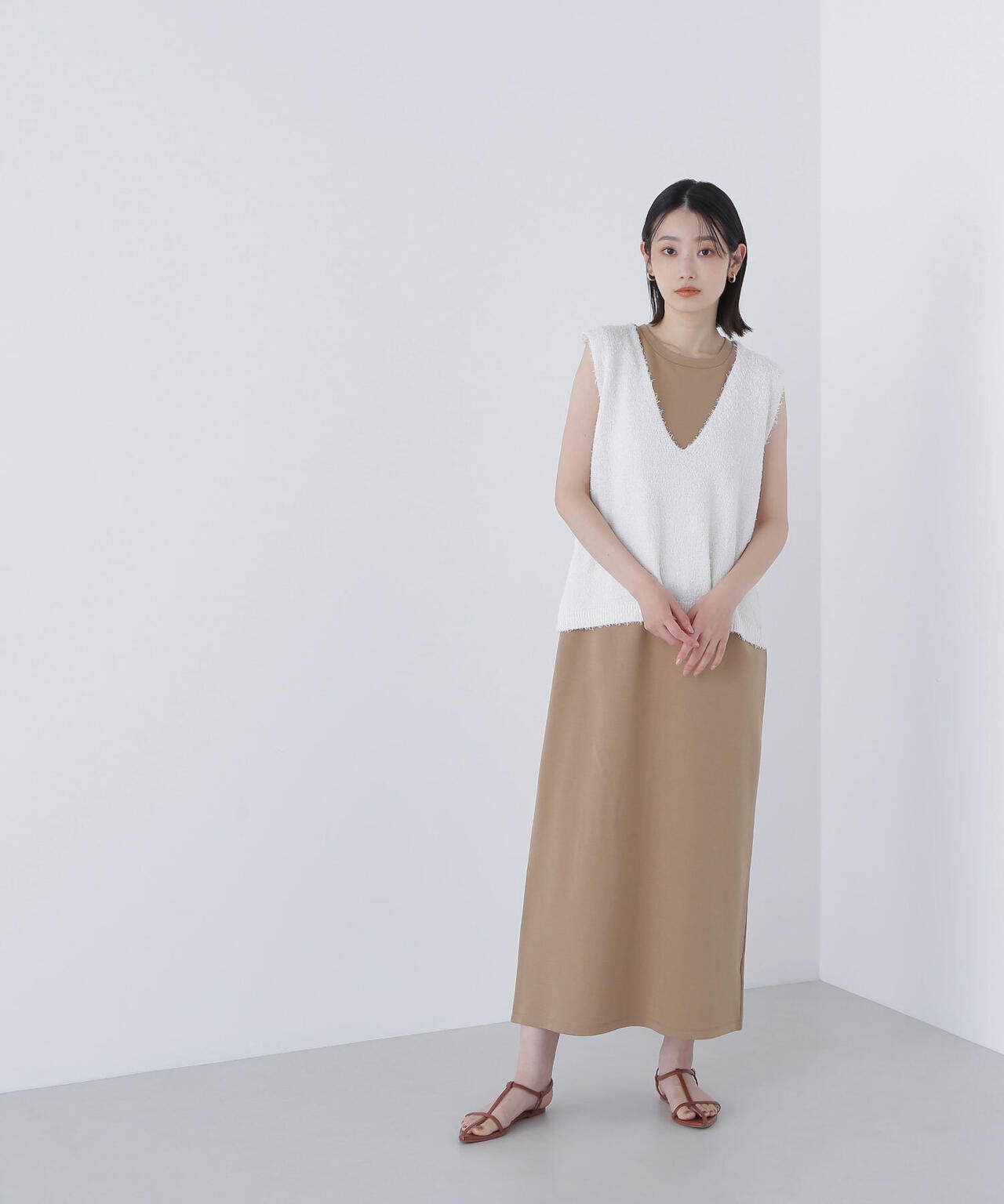 Vネックニットベスト&ナローワンピース