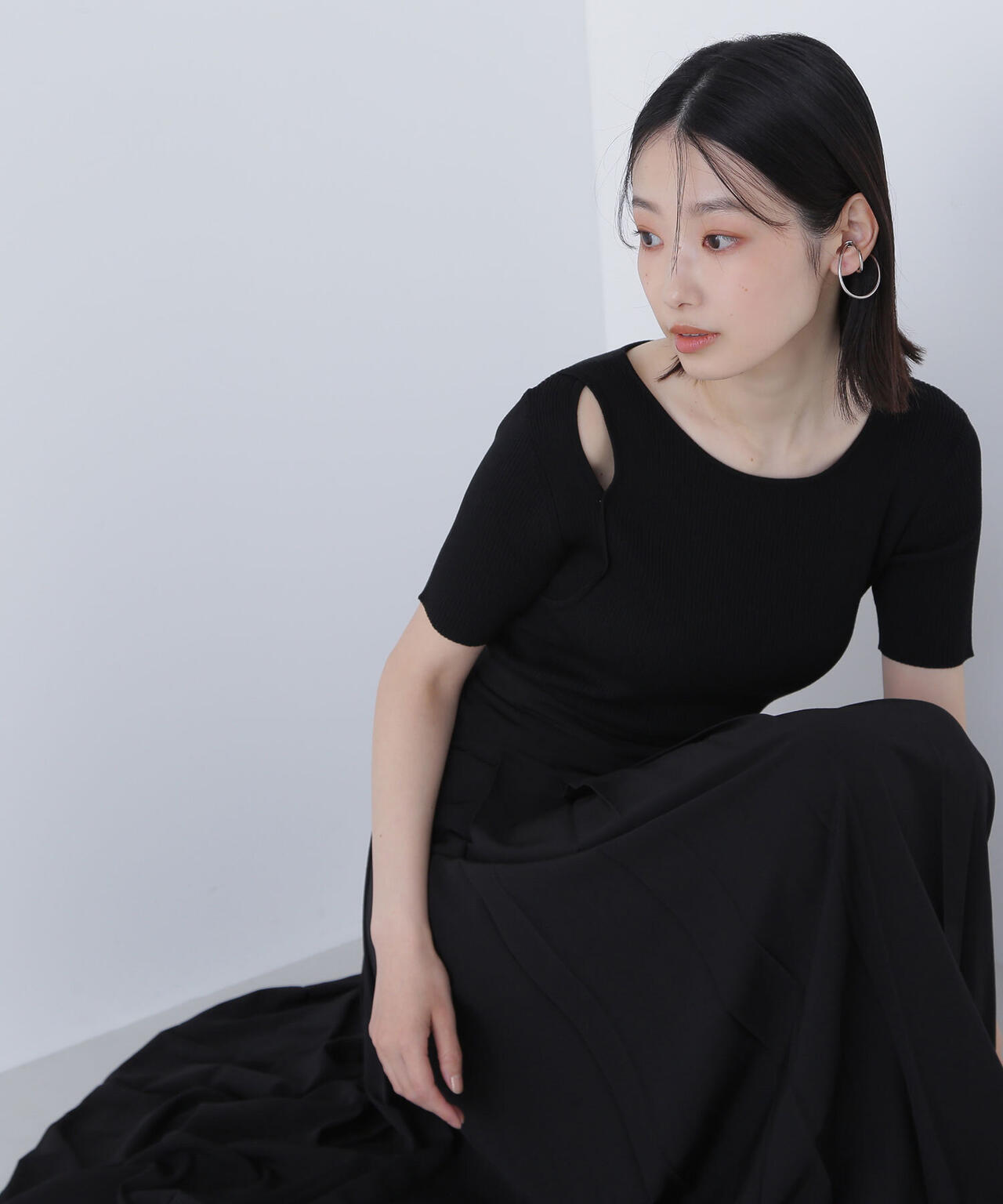 カットアウトニットドッキングワンピース