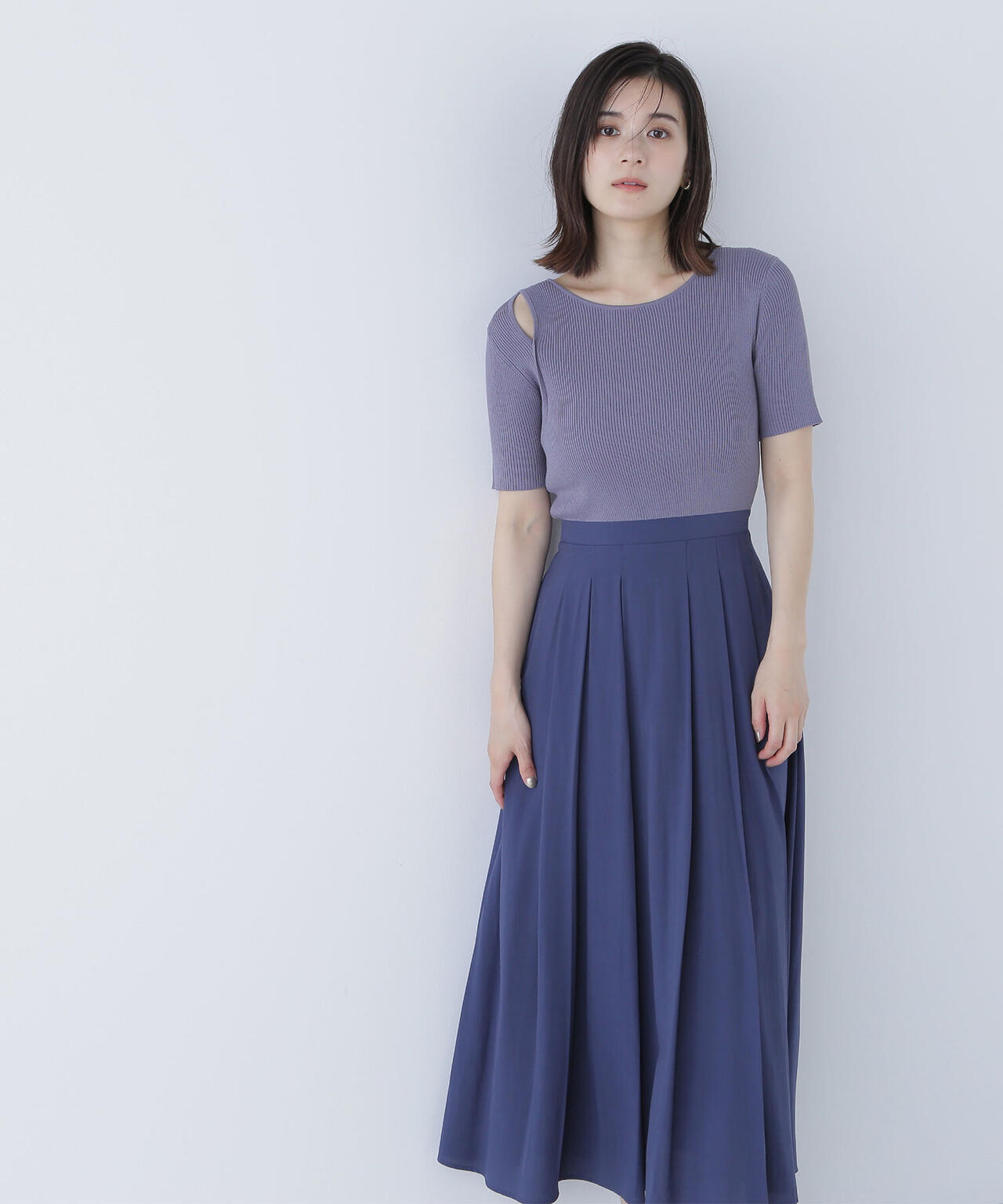 カットアウトニットドッキングワンピース