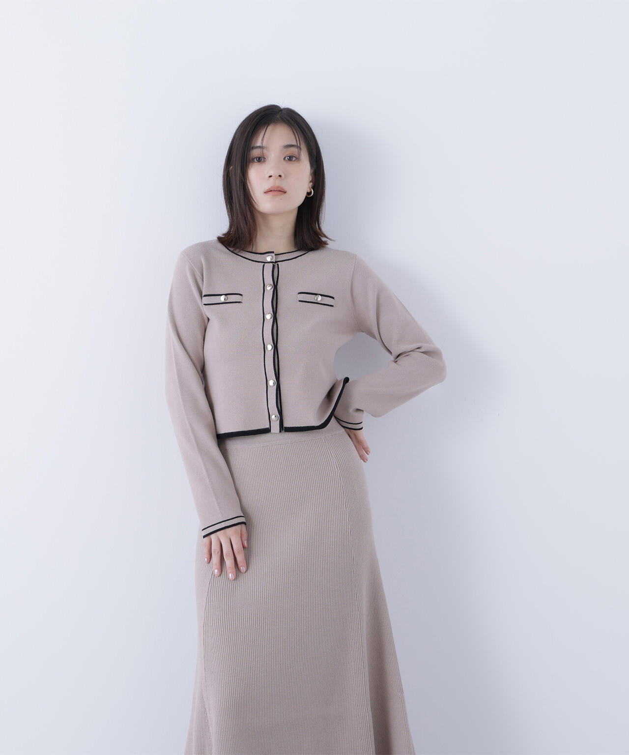 バイカラーニットカーデ&スカート