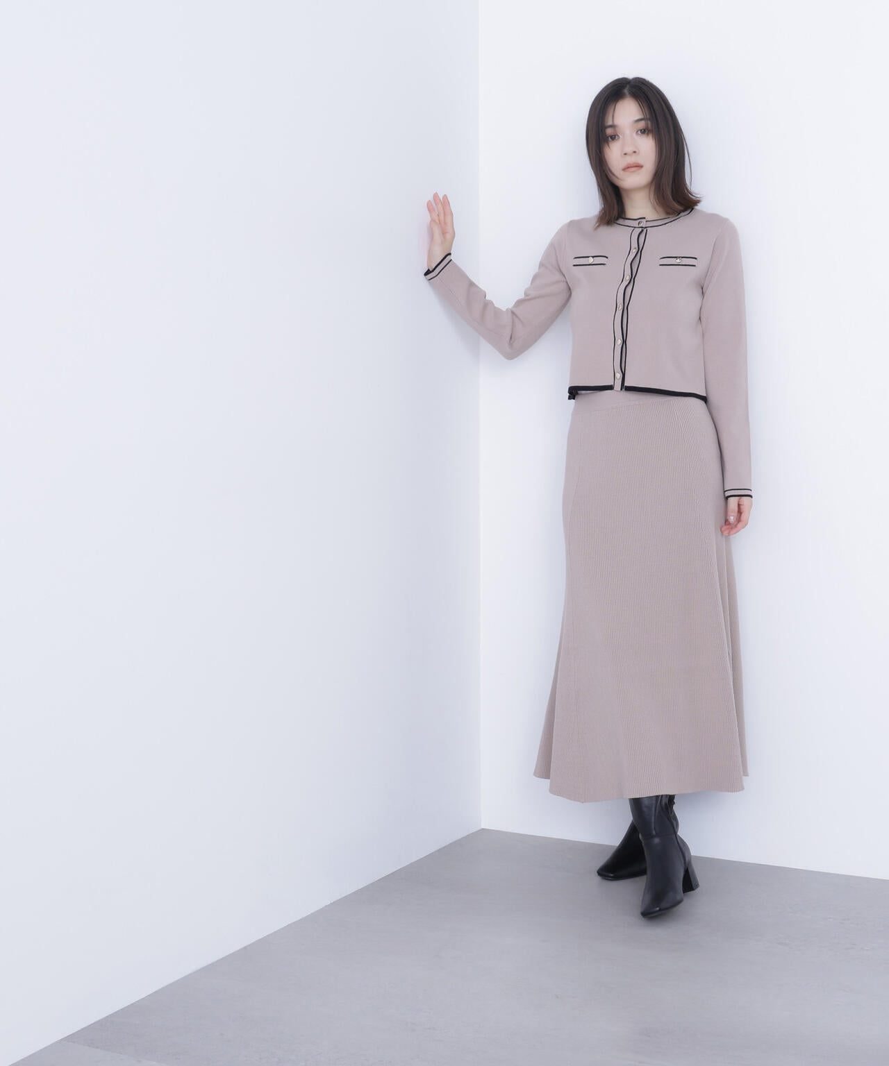 バイカラーニットカーデ&スカート