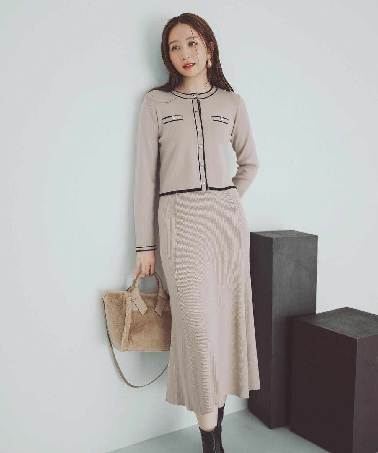 バイカラーニットカーデ&スカート