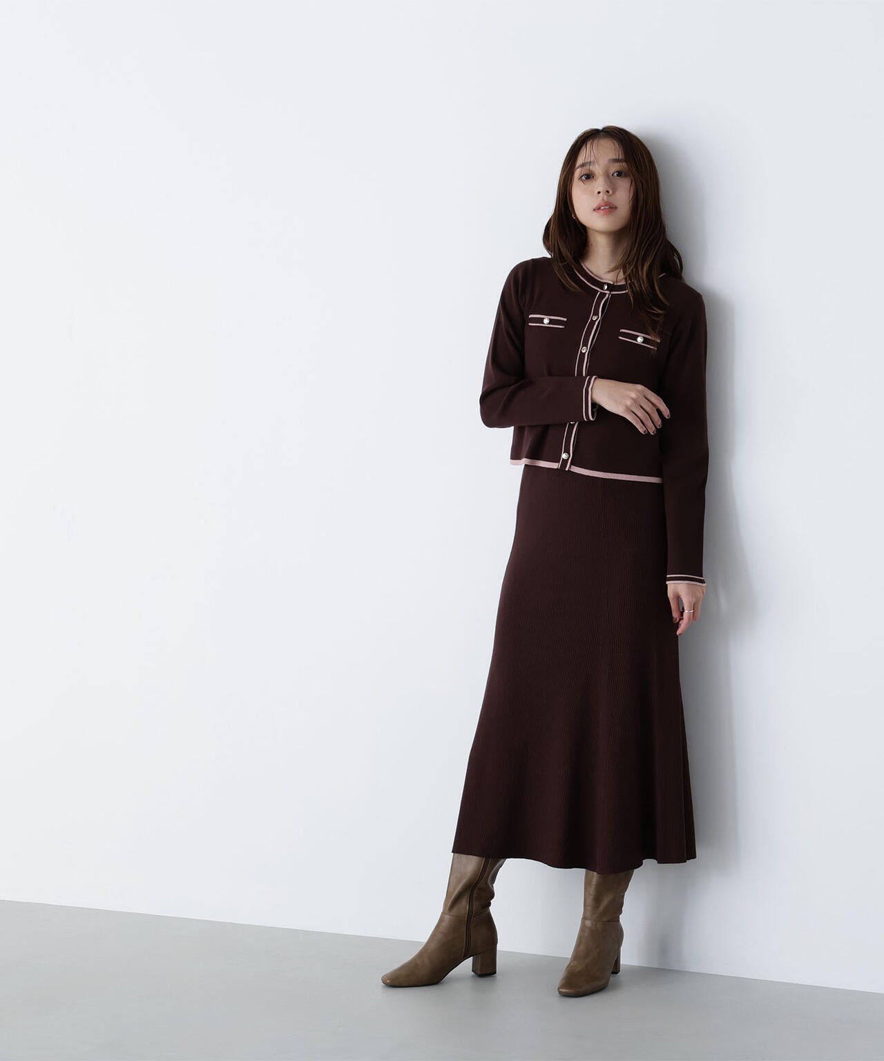 バイカラーニットカーデ&スカート