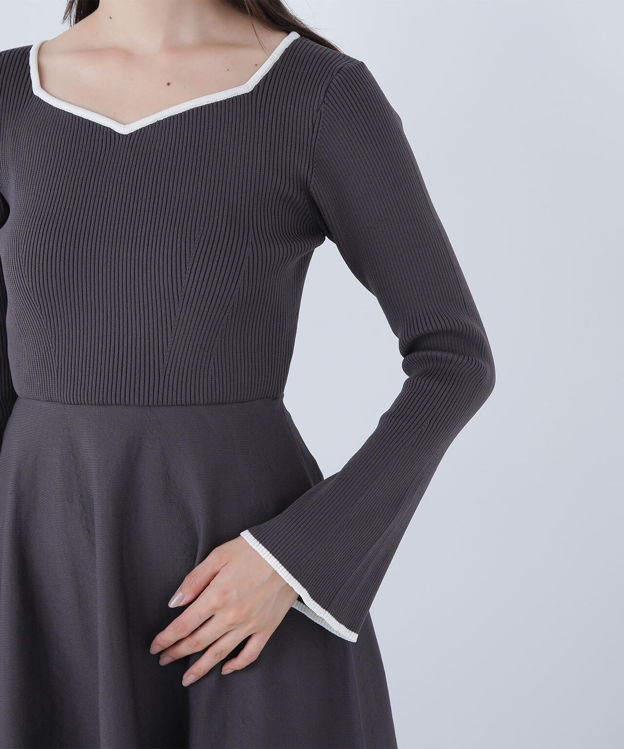 バイカラーハートネックニットワンピース