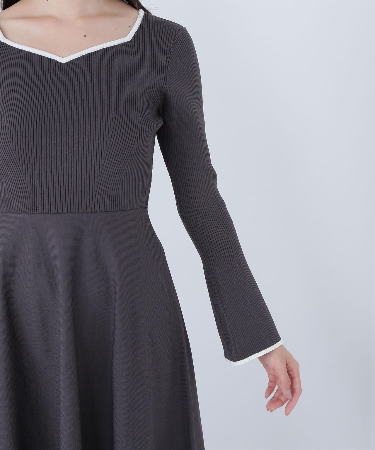 バイカラーハートネックニットワンピース