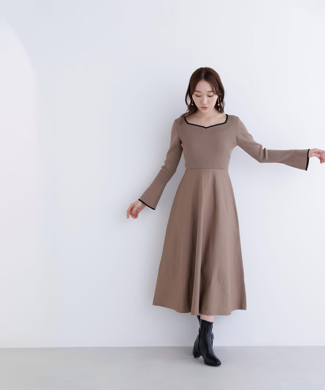 バイカラーハートネックニットワンピース