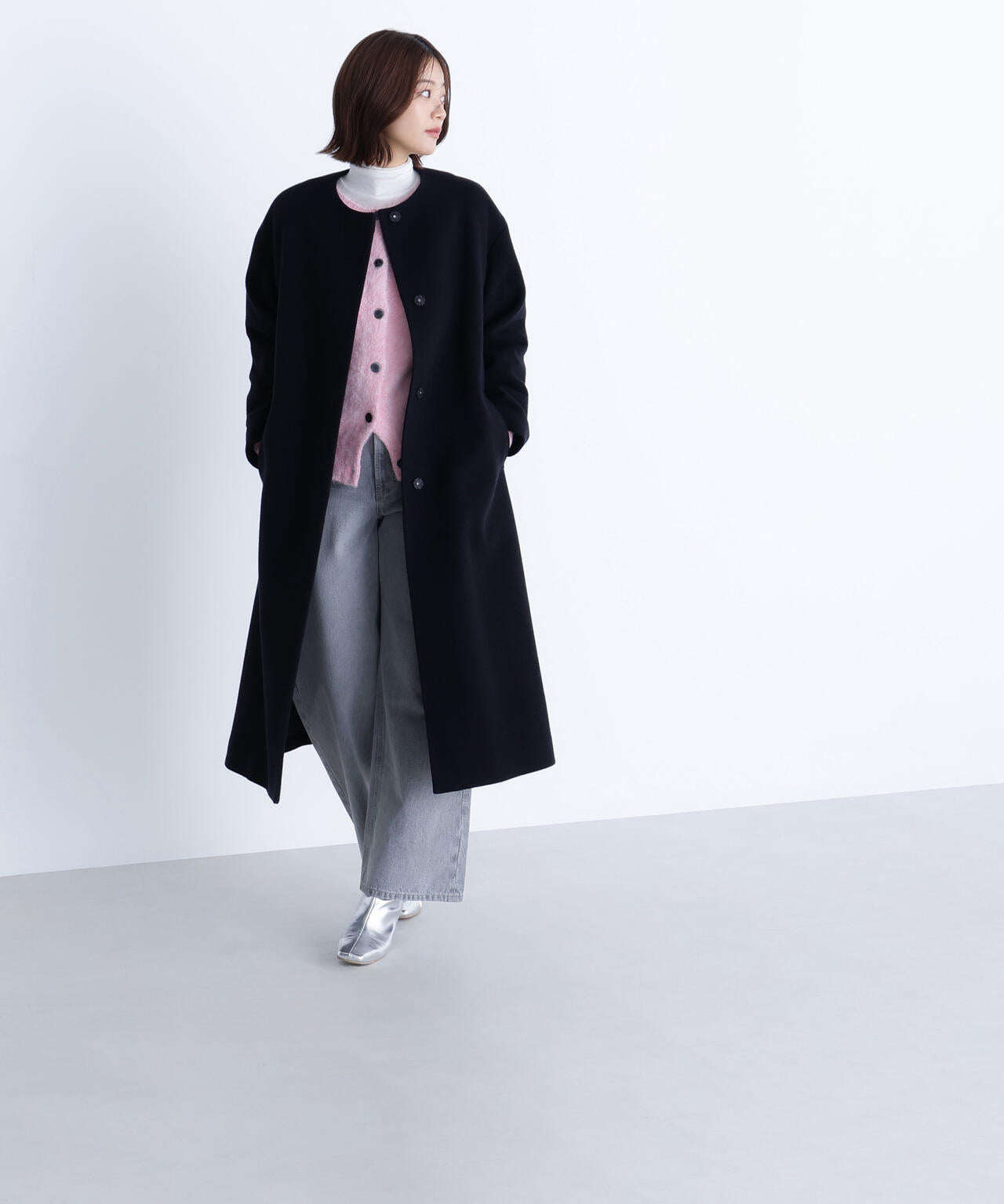 フォルムノーカラーロングコート