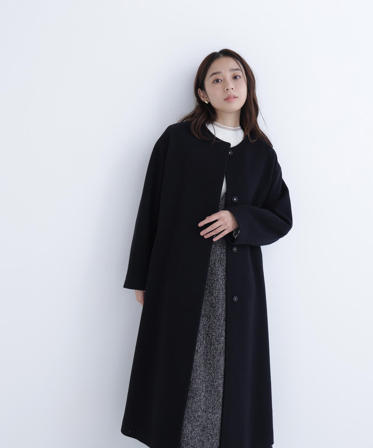 フォルムノーカラーロングコート