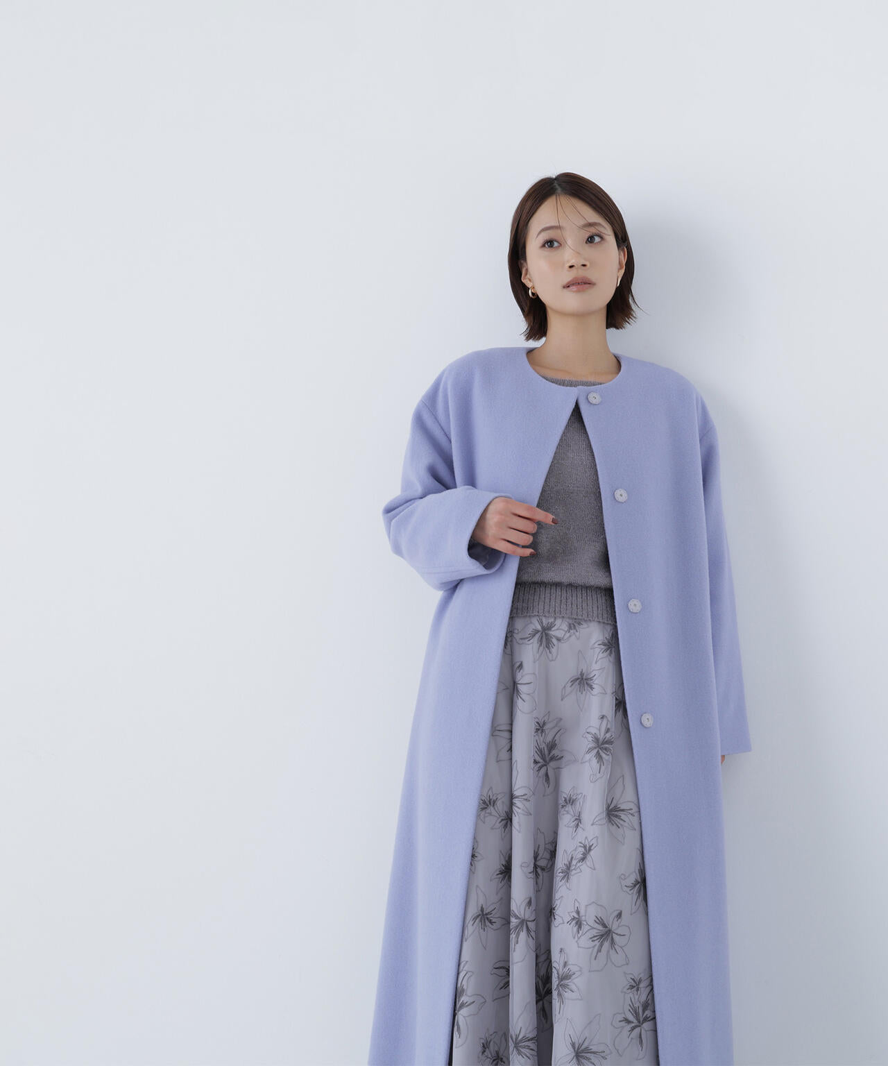 フォルムノーカラーロングコート