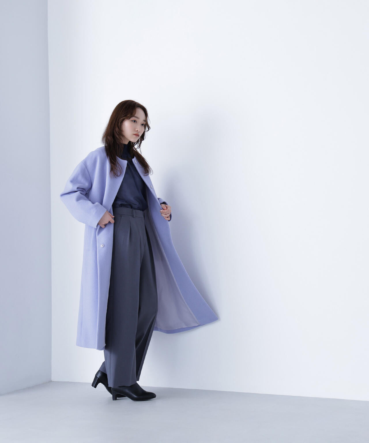 フォルムノーカラーロングコート