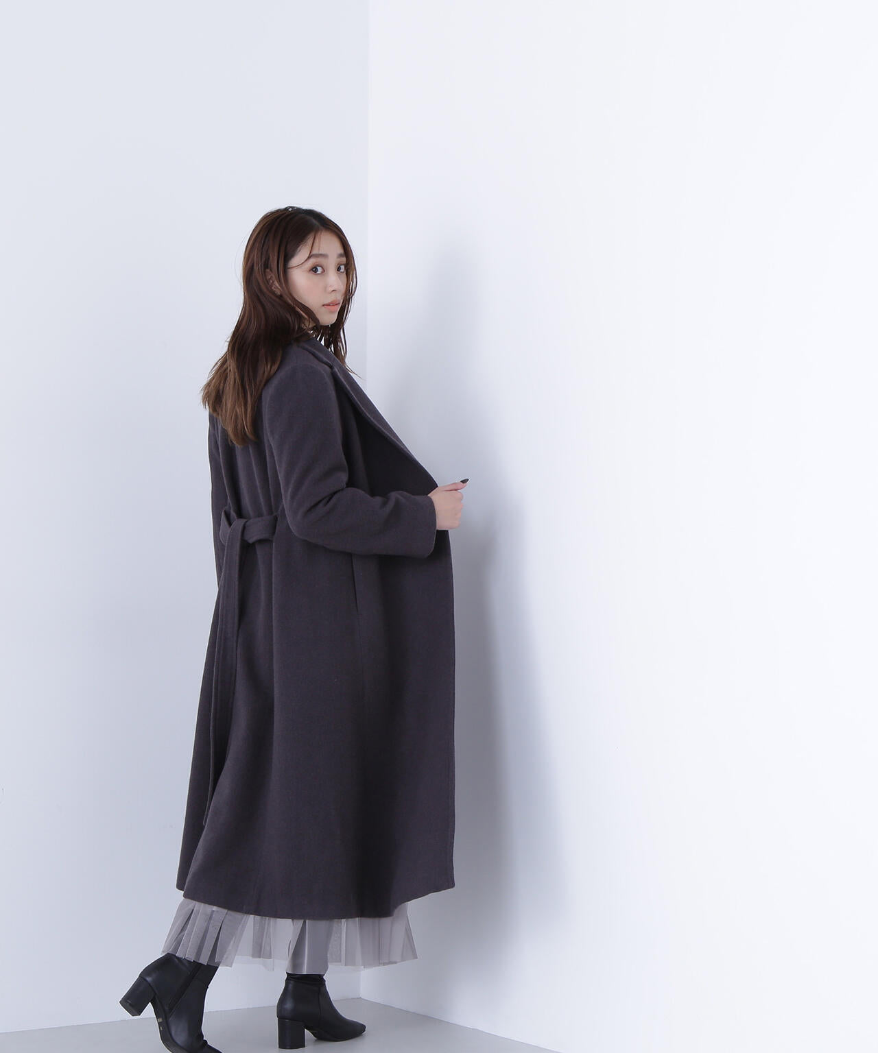 テーラーベルテッドロングコート