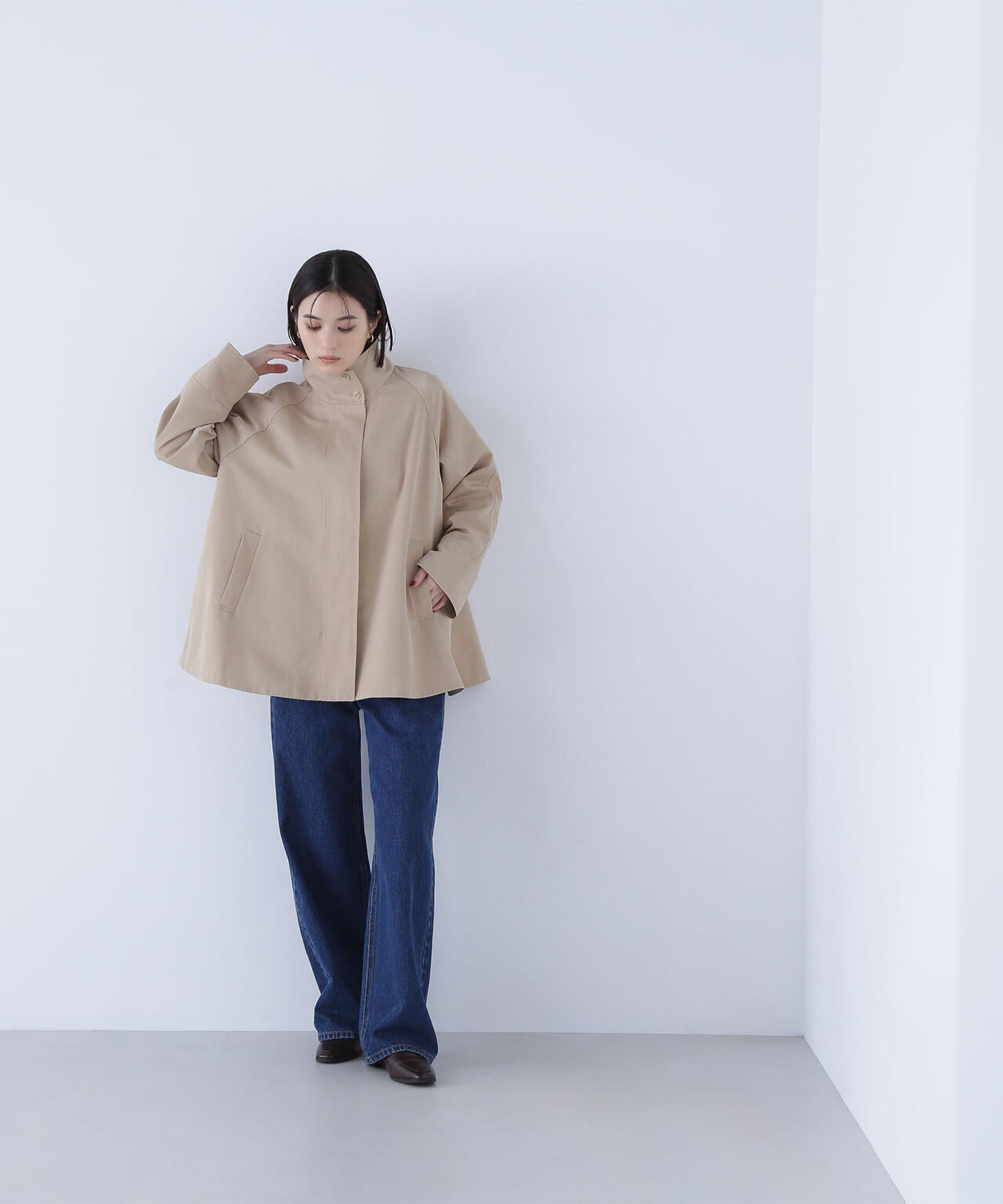 スタンドネックテントラインブルゾン