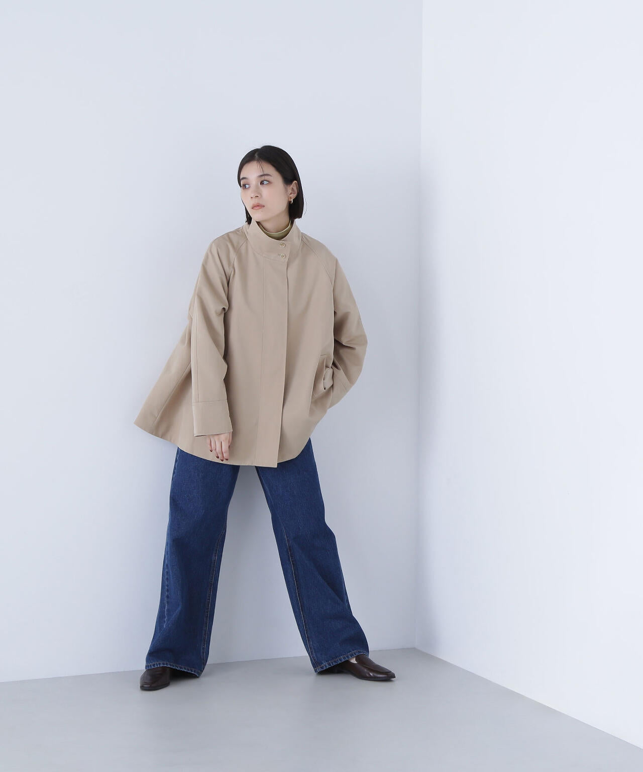 スタンドネックテントラインブルゾン