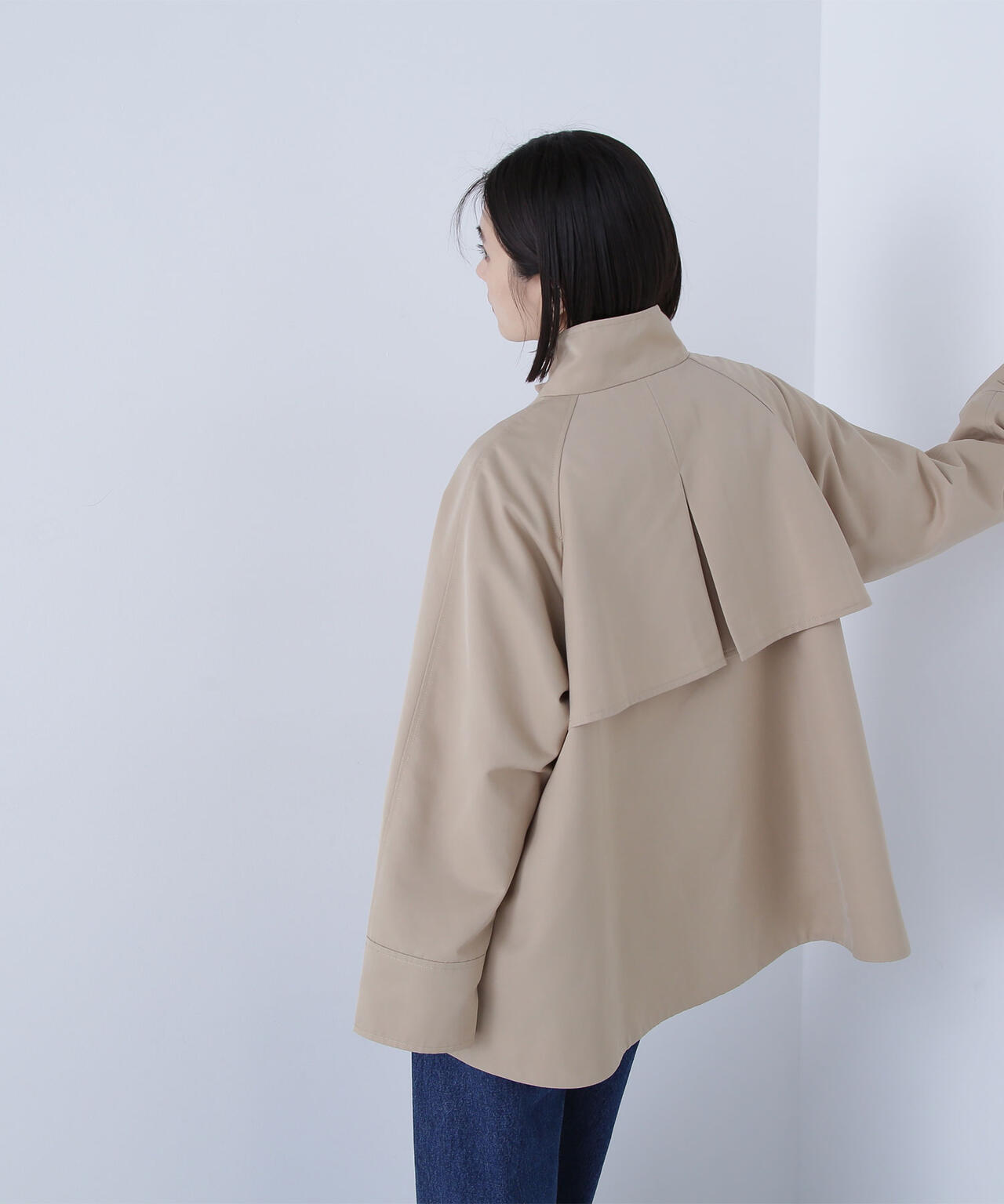 スタンドネックテントラインブルゾン