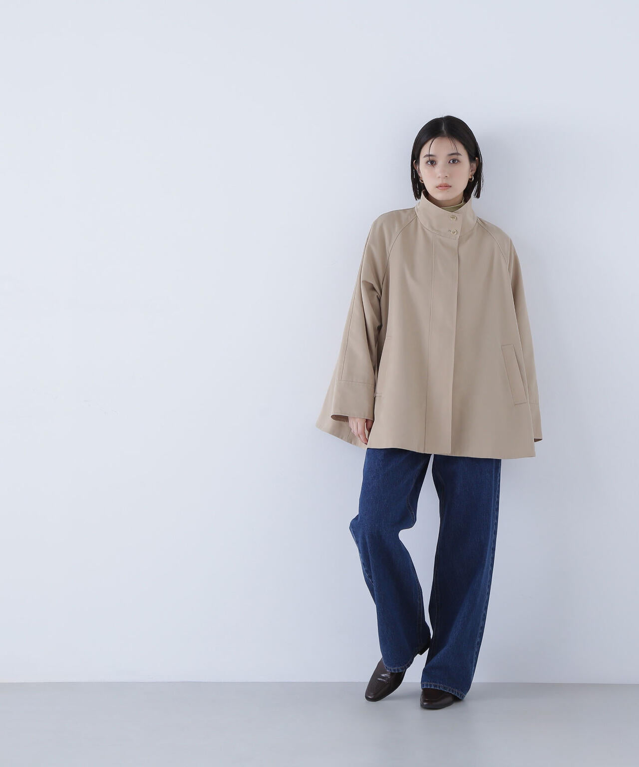 スタンドネックテントラインブルゾン