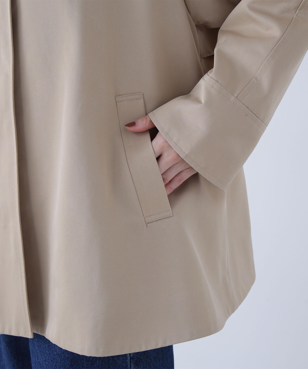 スタンドネックテントラインブルゾン