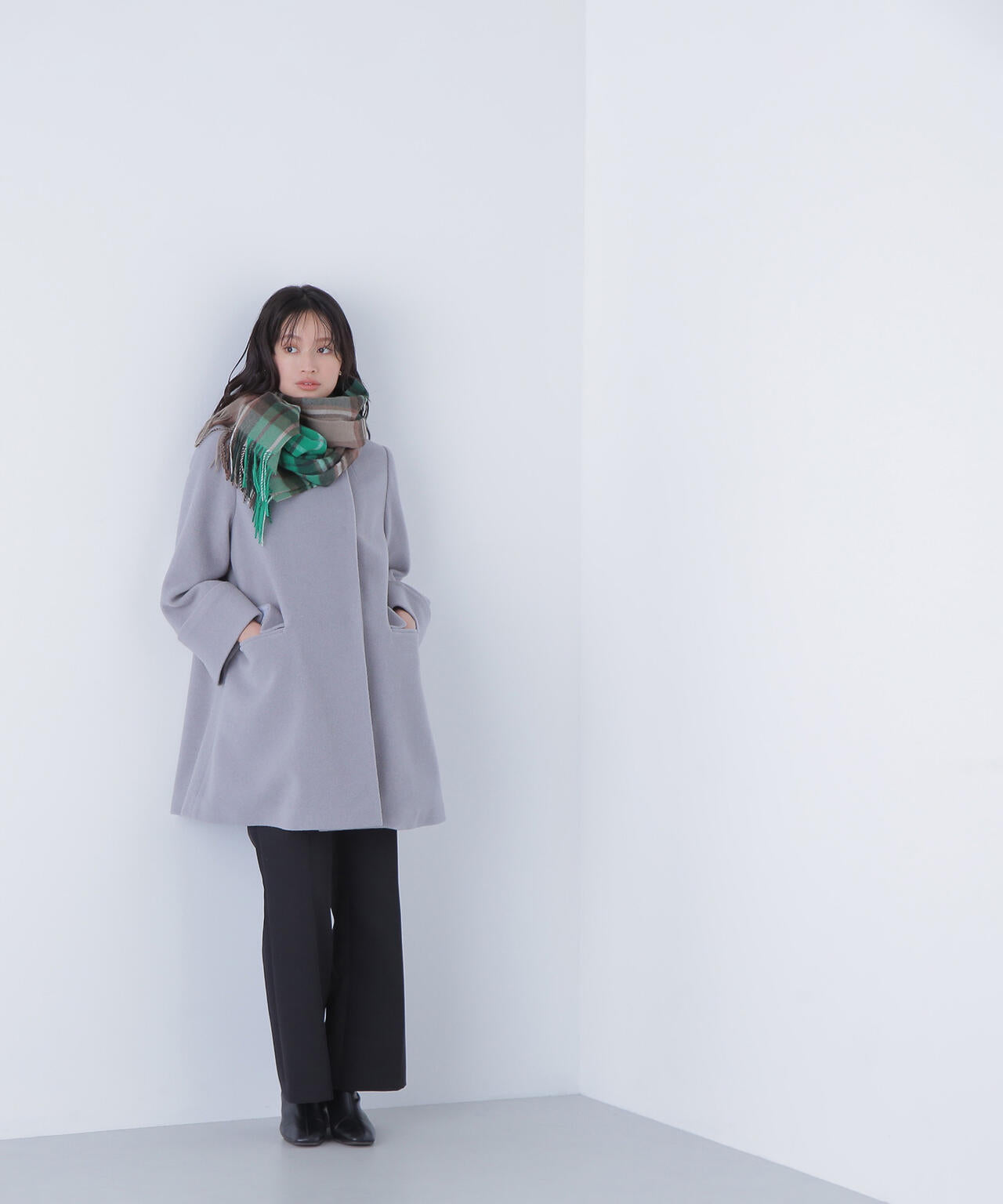 ノーカラーミドルコート