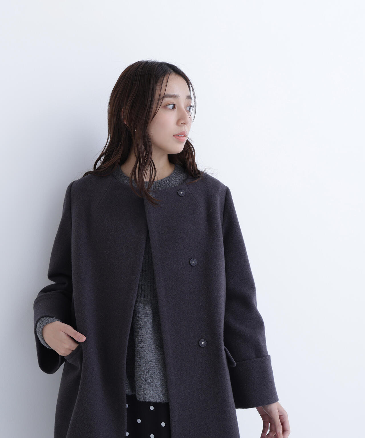 ノーカラーミドルコート