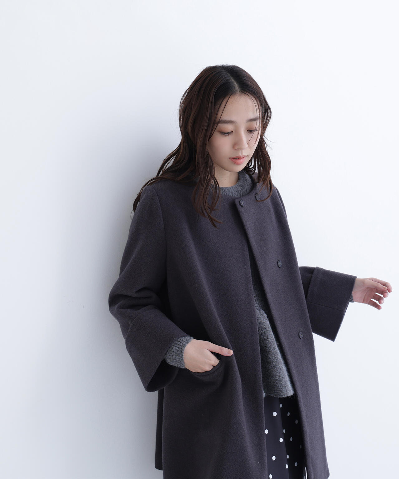 ノーカラーミドルコート