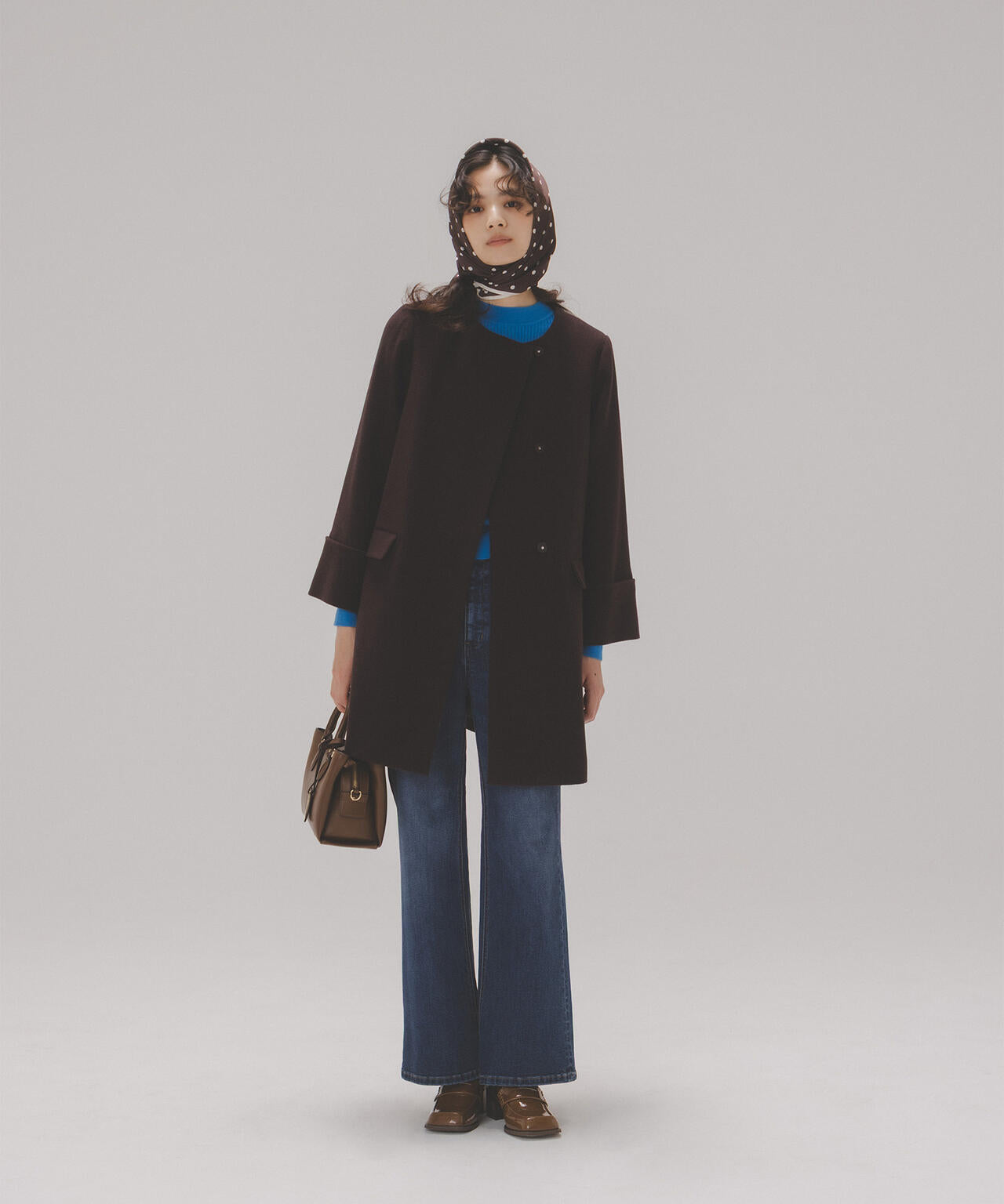 ノーカラーミドルコート