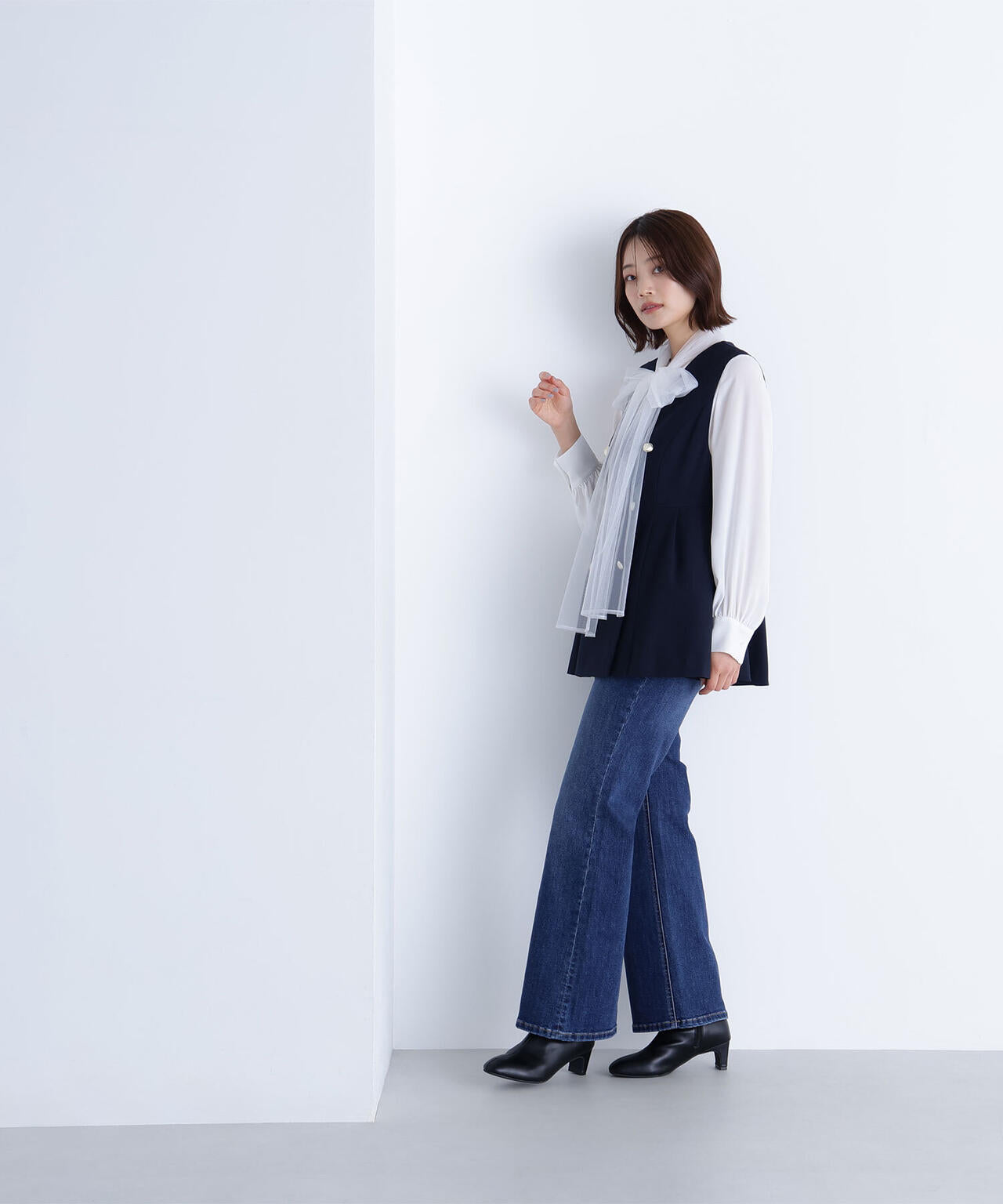 メタルボタンペプラムジレ