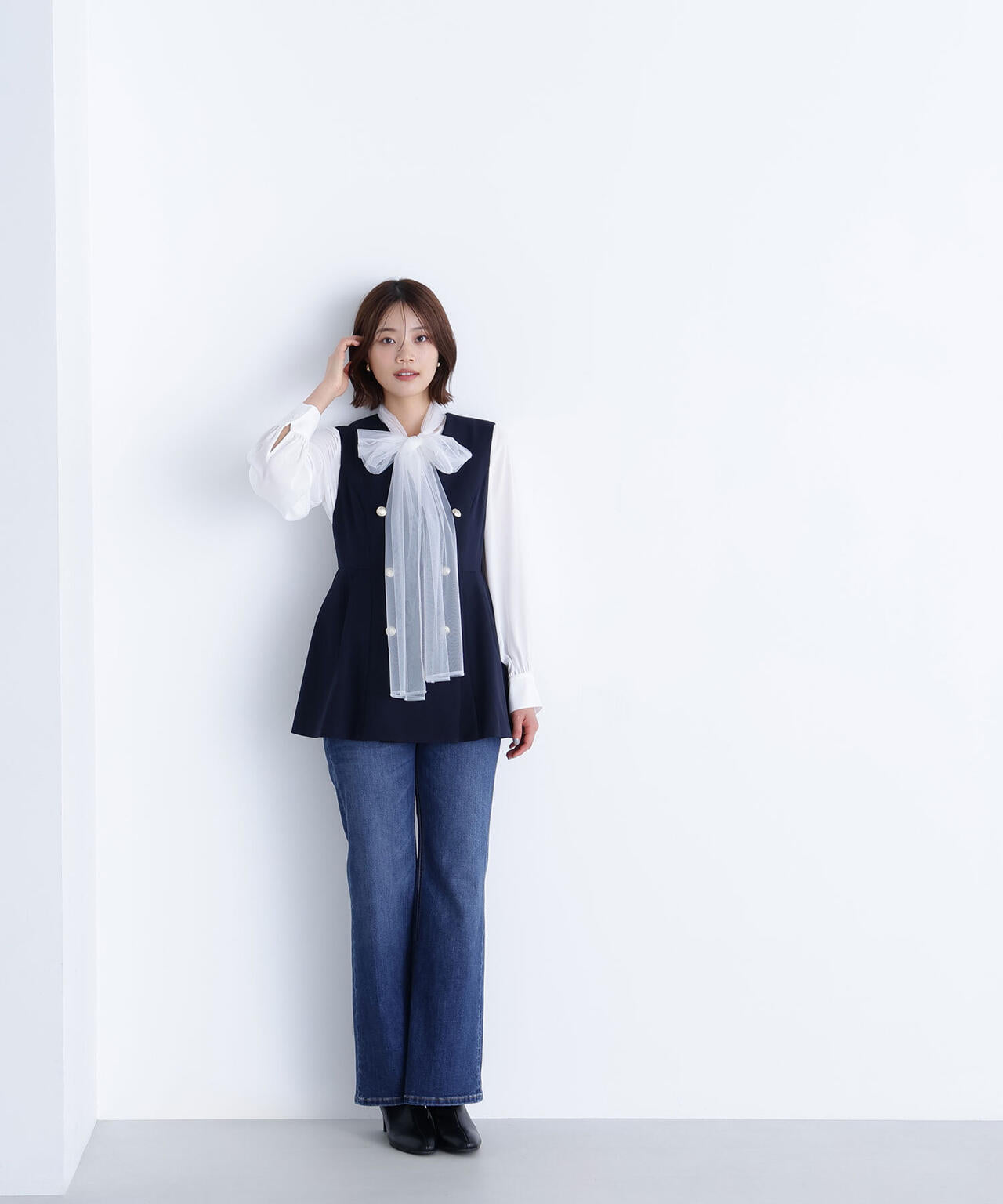 メタルボタンペプラムジレ