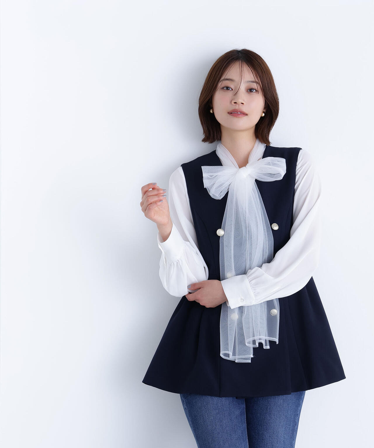 メタルボタンペプラムジレ