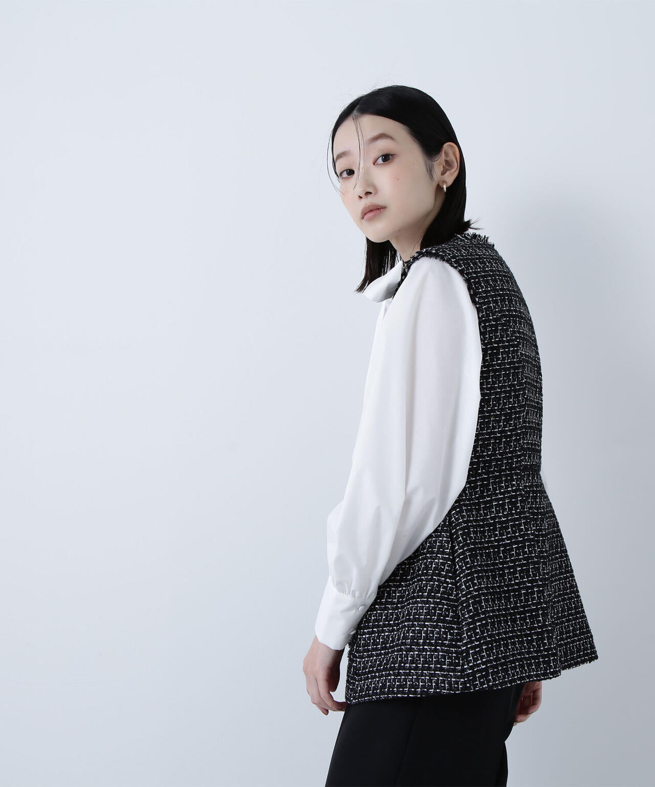 ツイードペプラムジレ