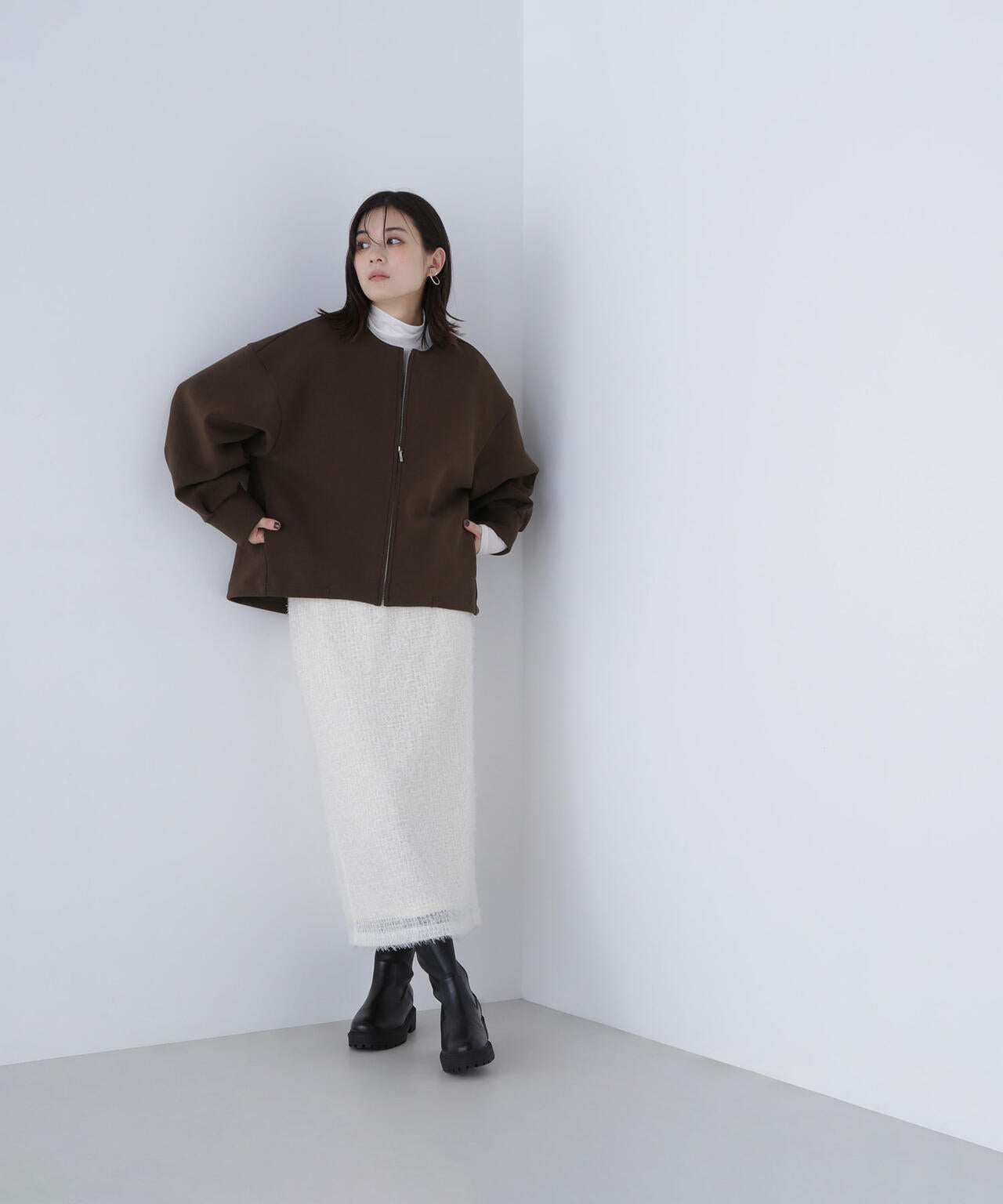 ノーカラーダンボールブルゾン