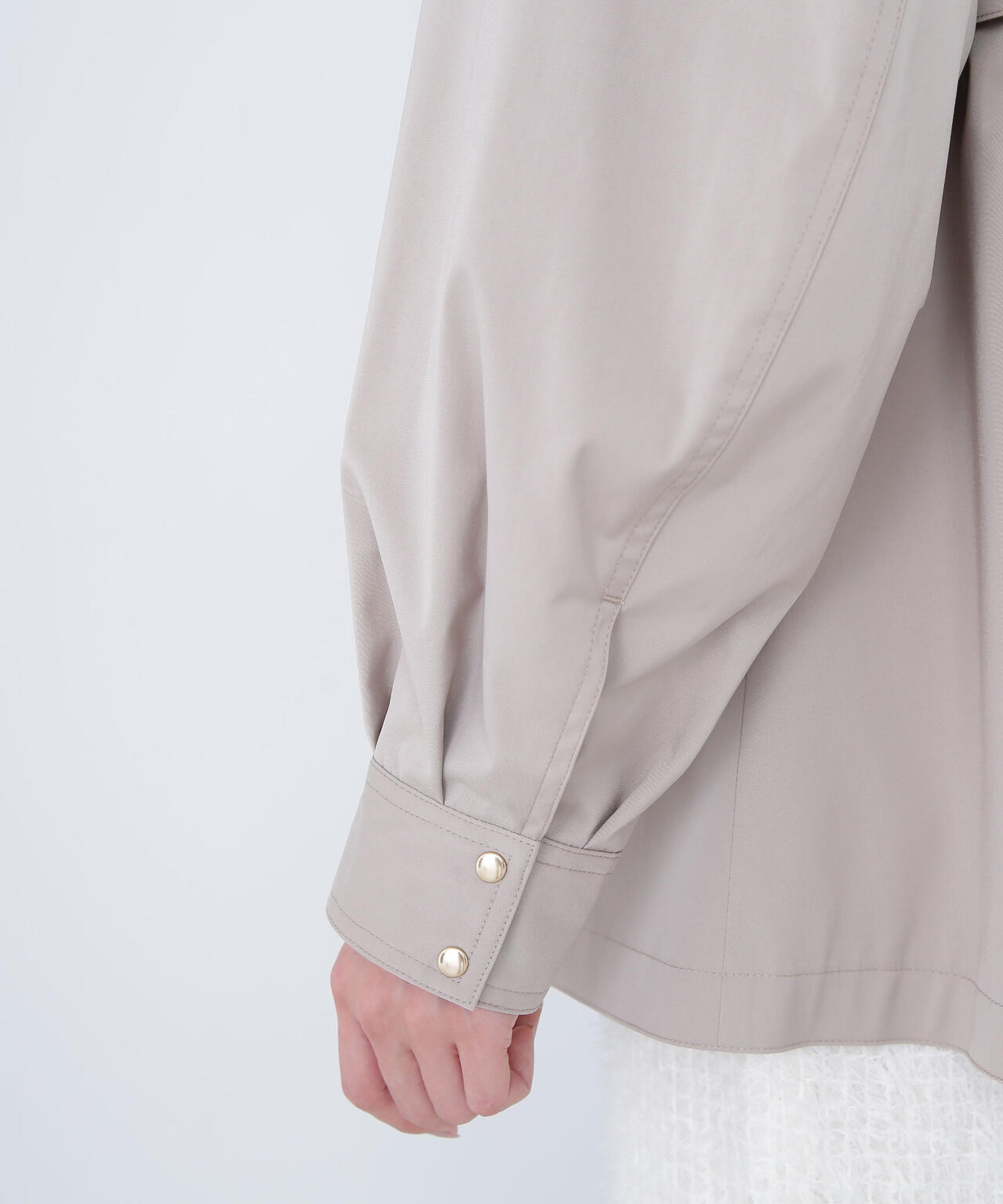 フーディードロストブルゾン